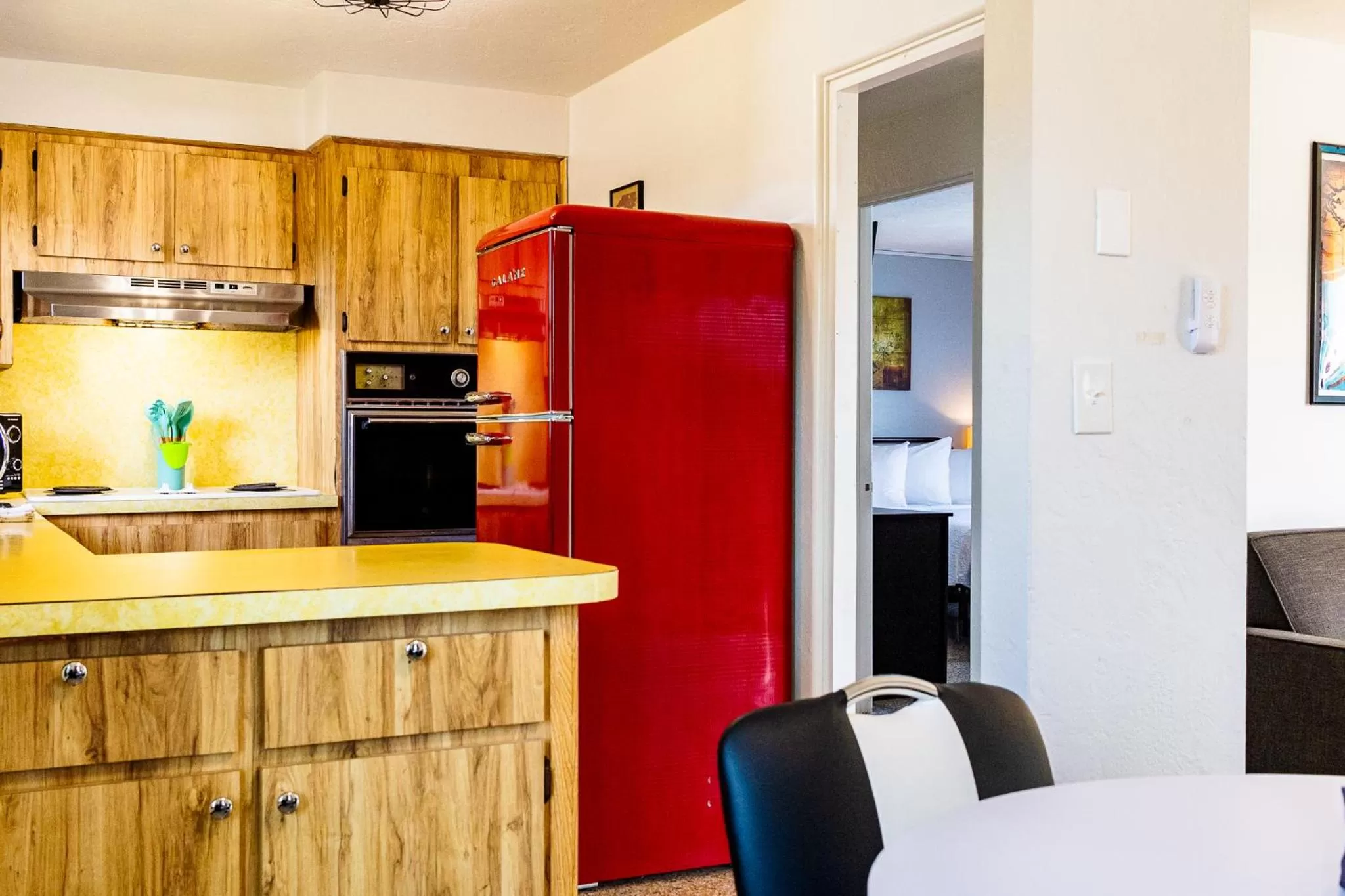 kitchen in Sea Jay Motel and Marina