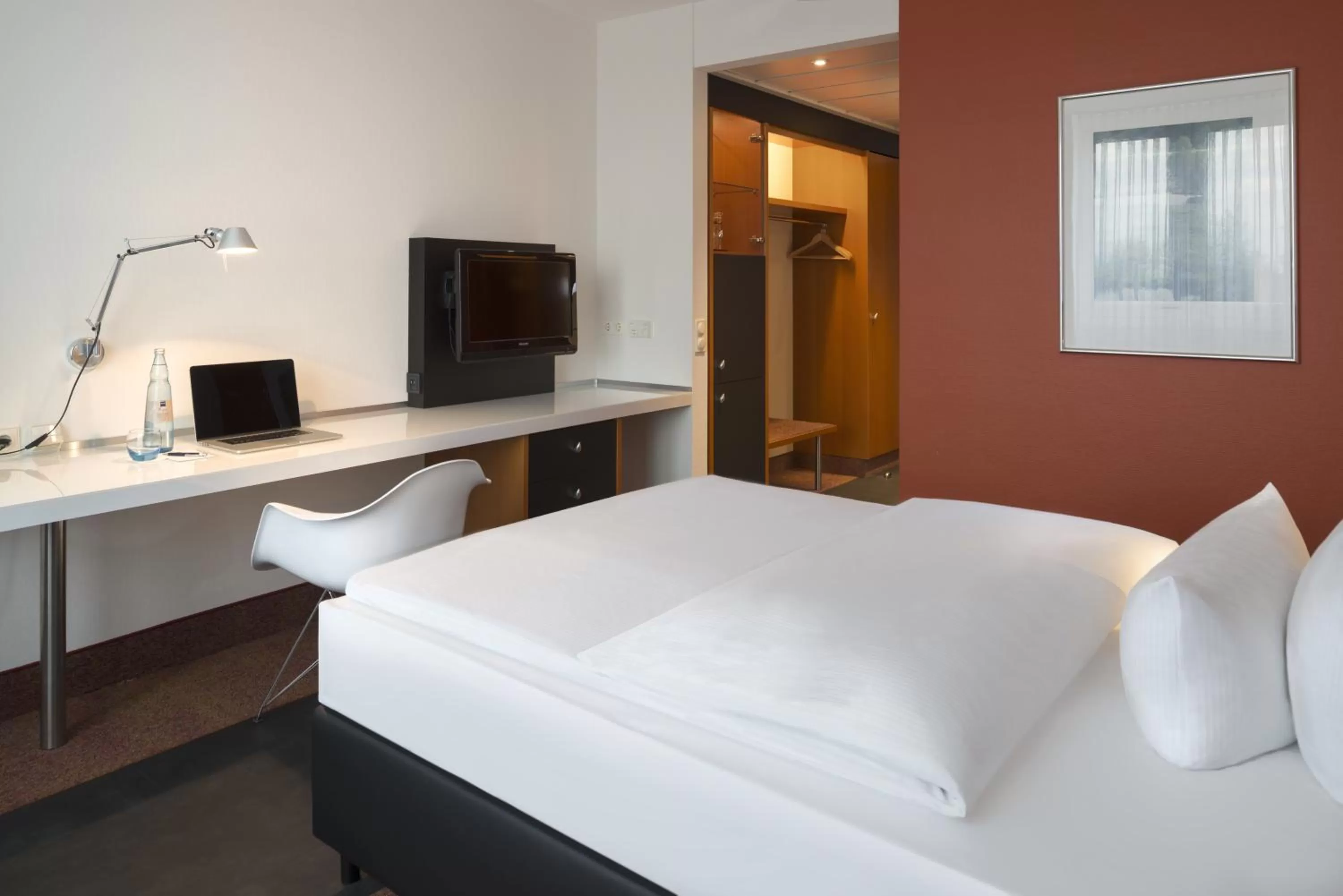 Bedroom, Bed in Dorint Kongresshotel Düsseldorf/Neuss