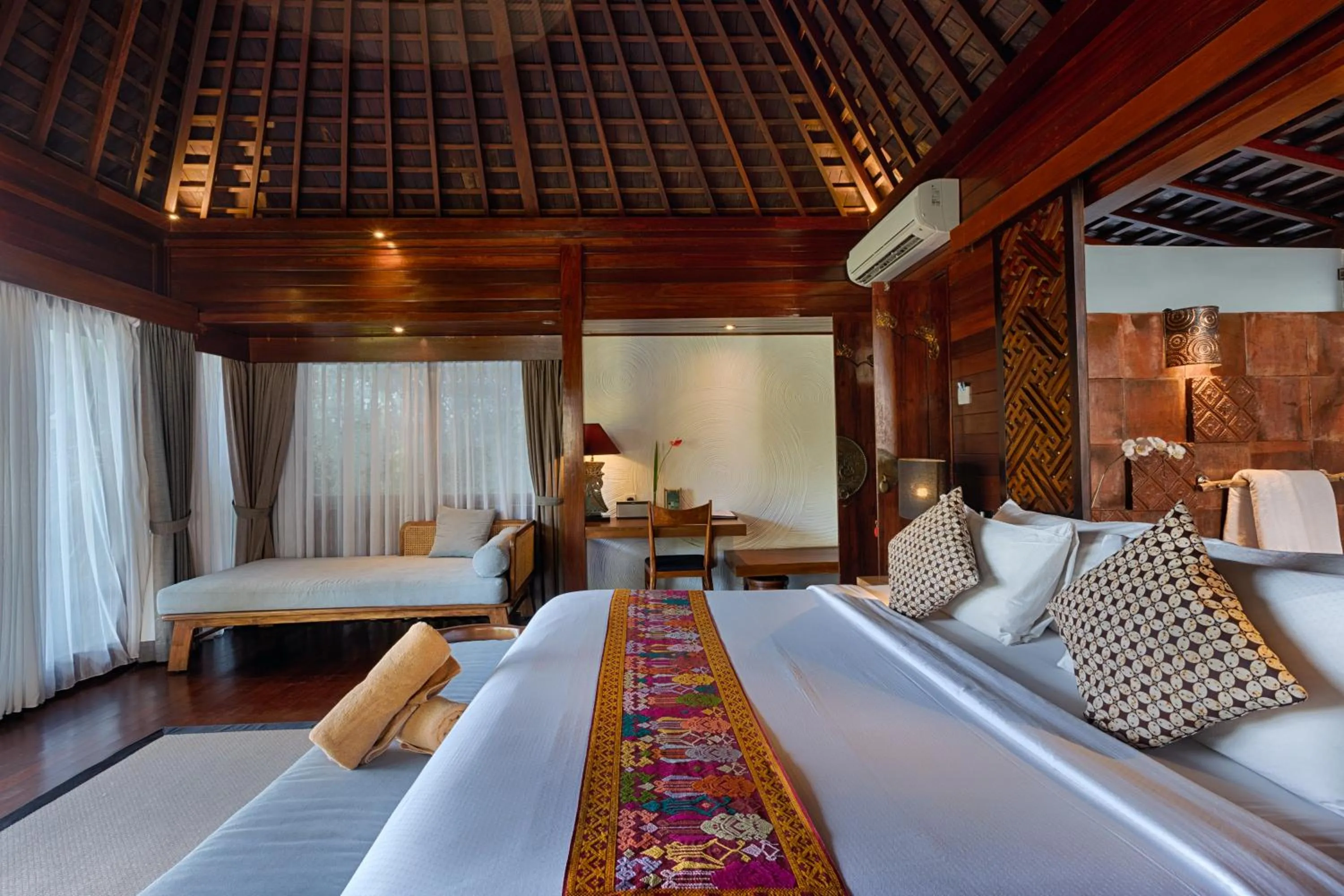 Living room, Bed in Black Penny Villas Ubud