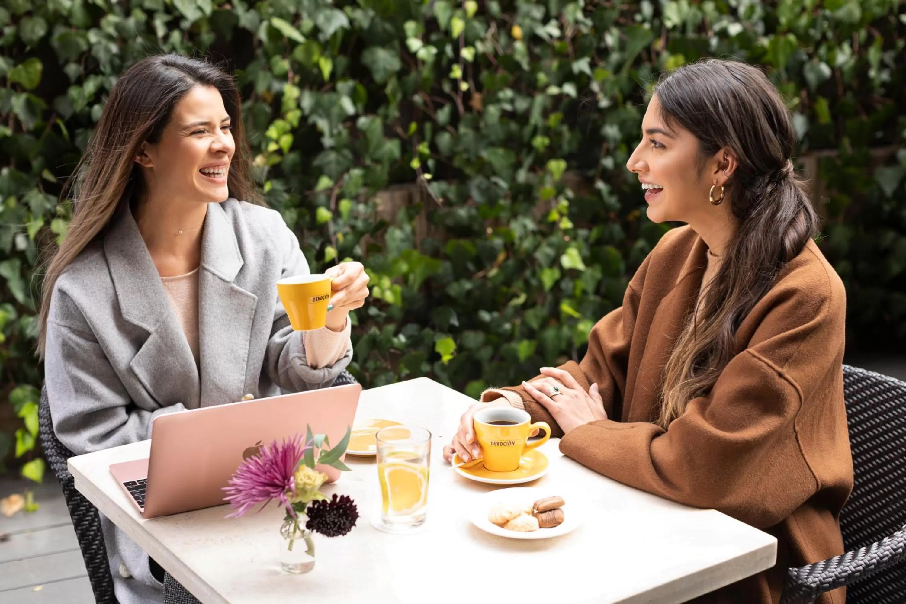 Restaurant/places to eat in bs Rosales Hotel