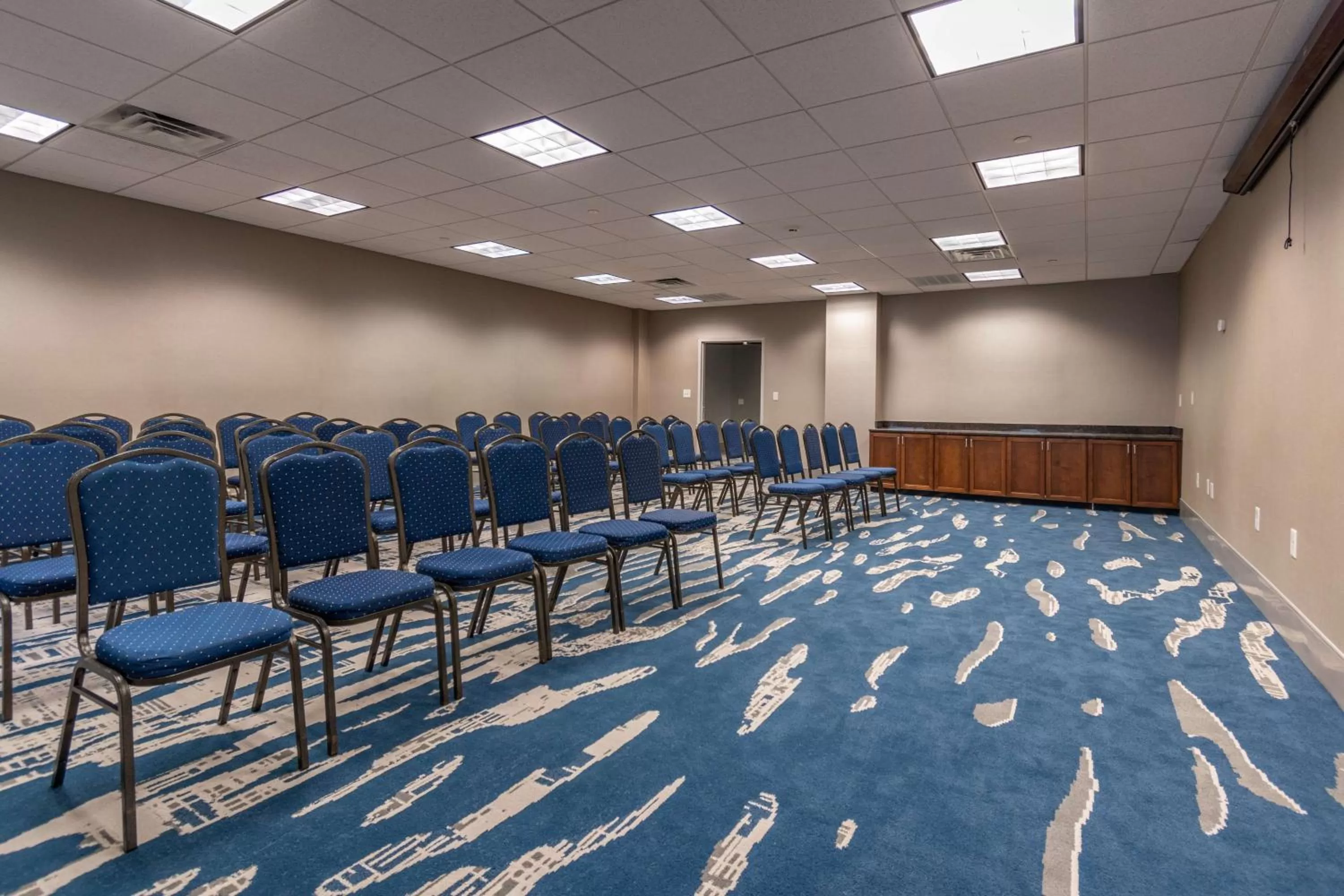 Meeting/conference room in DoubleTree by Hilton New Bern - Riverfront
