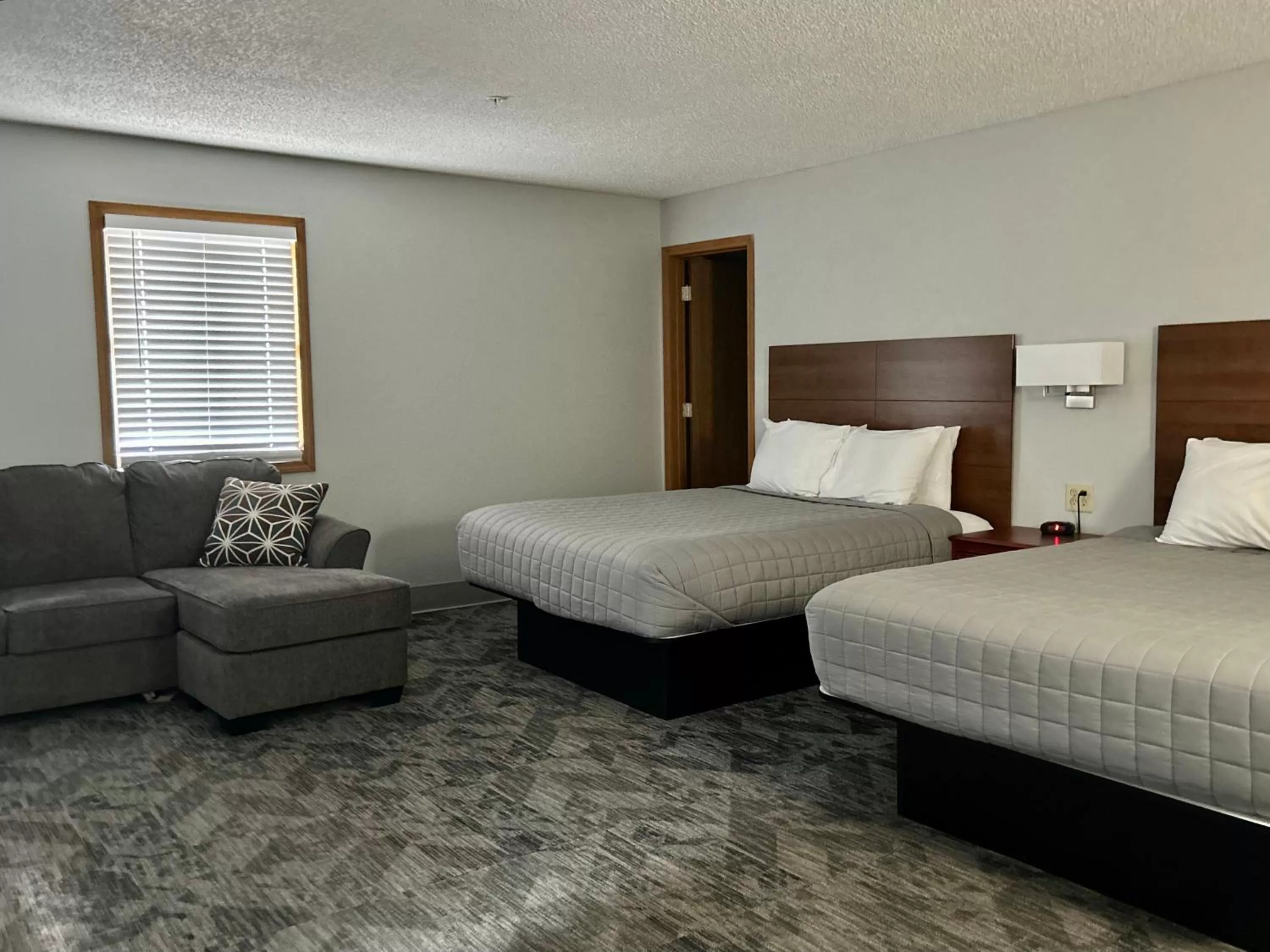 Bed in Travelodge by Wyndham Lincoln South