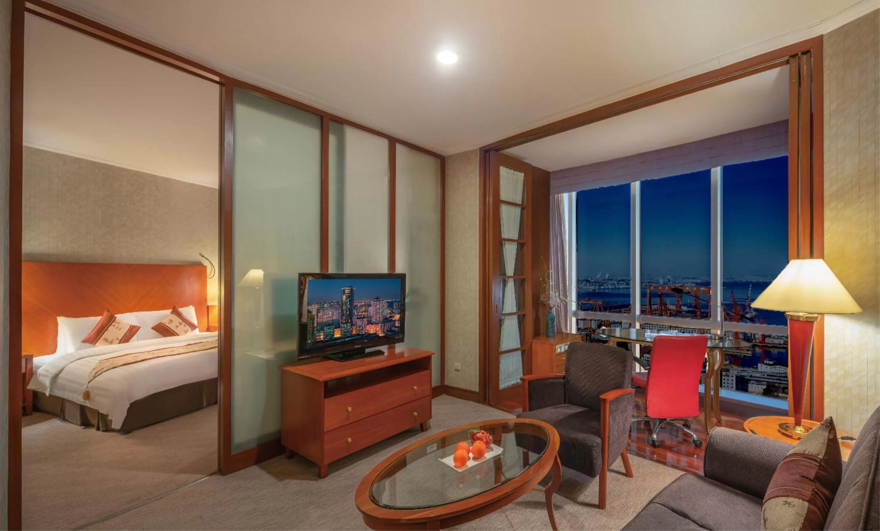 Bed in Hotel Nikko Dalian