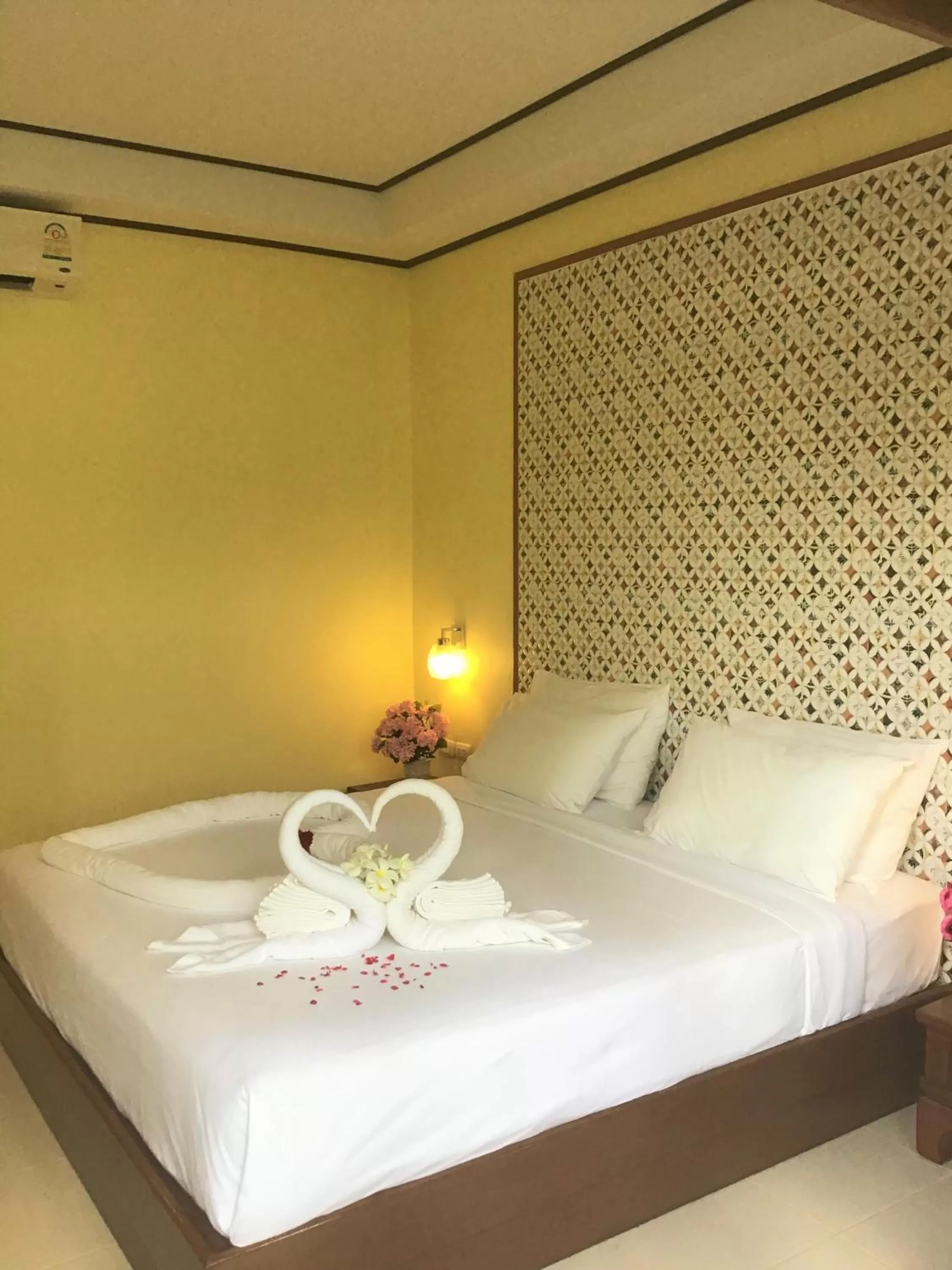 Bed in Pratum Resort