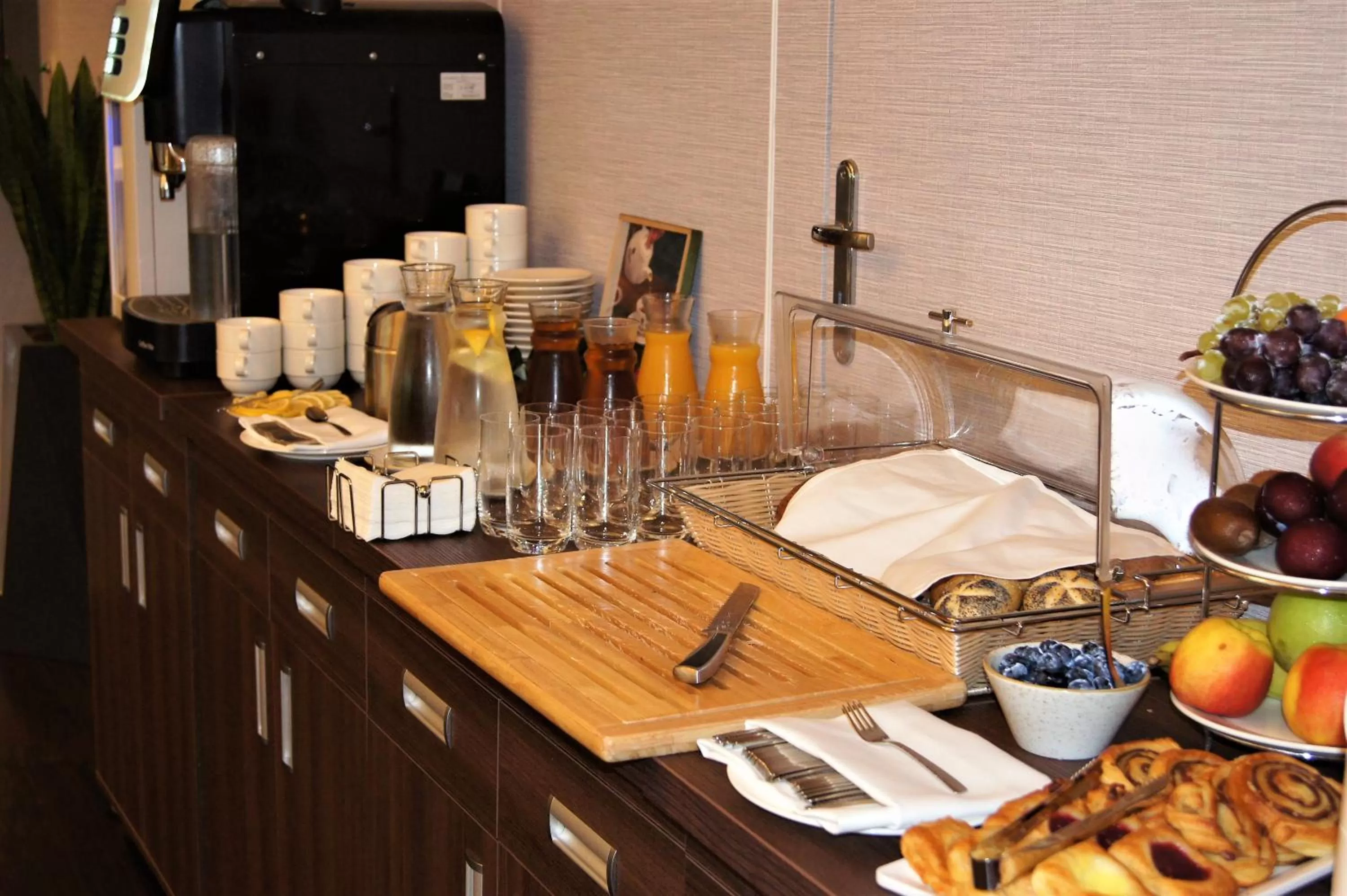 Food and drinks in APART HOTEL 12