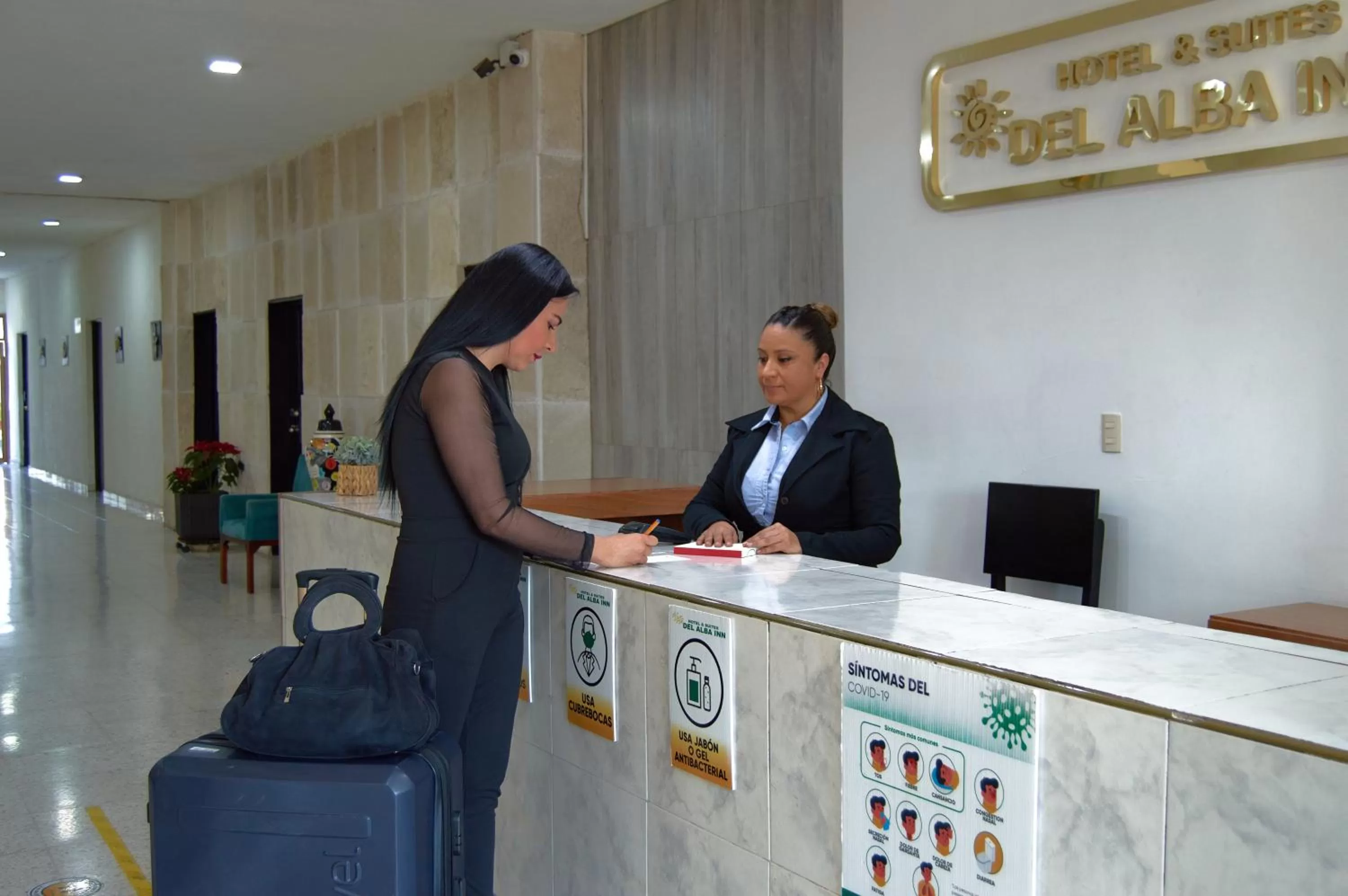 Lobby or reception in Hotel del Alba Inn & Suites