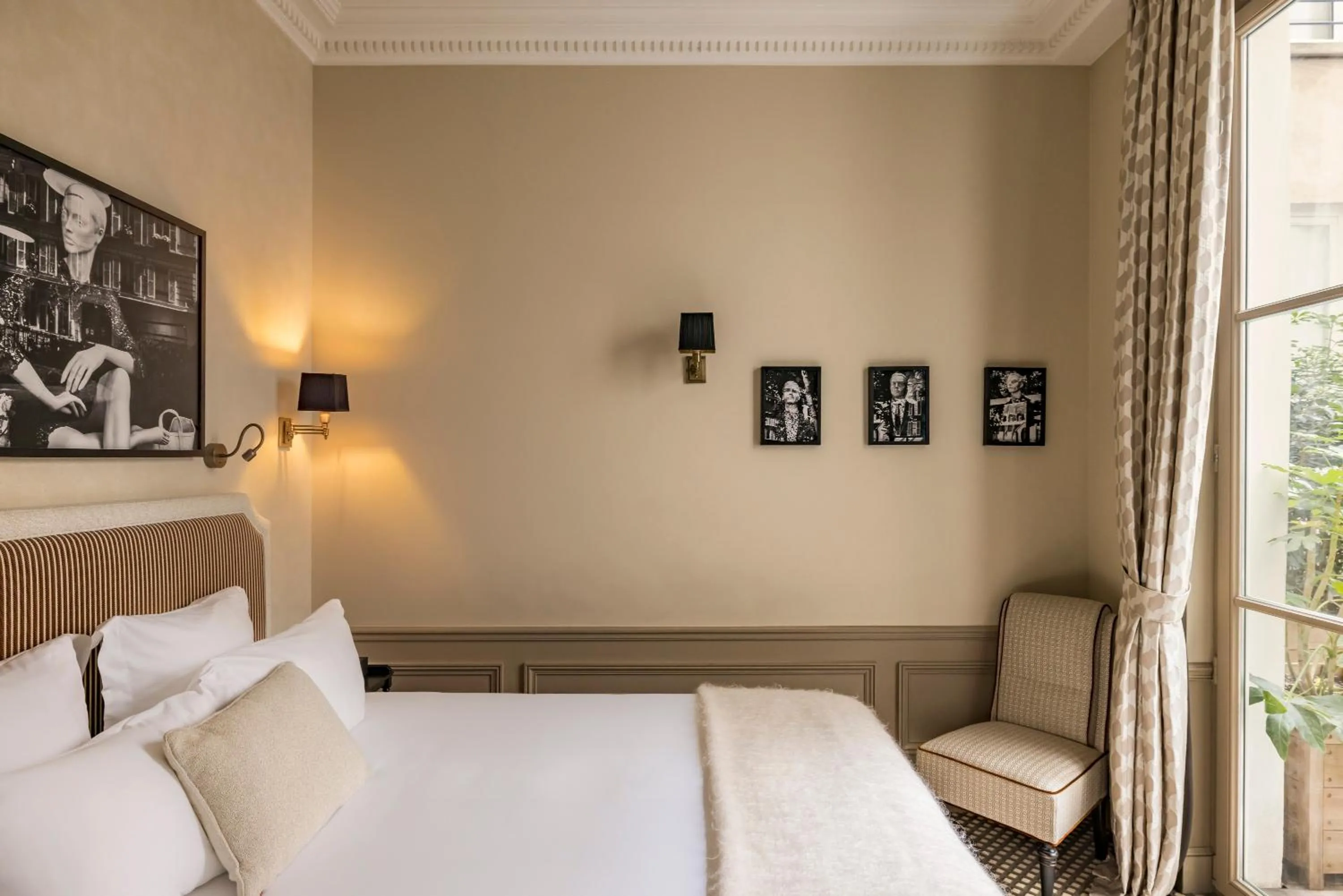Bedroom, Bed in Pavillon Faubourg Saint-Germain & Spa