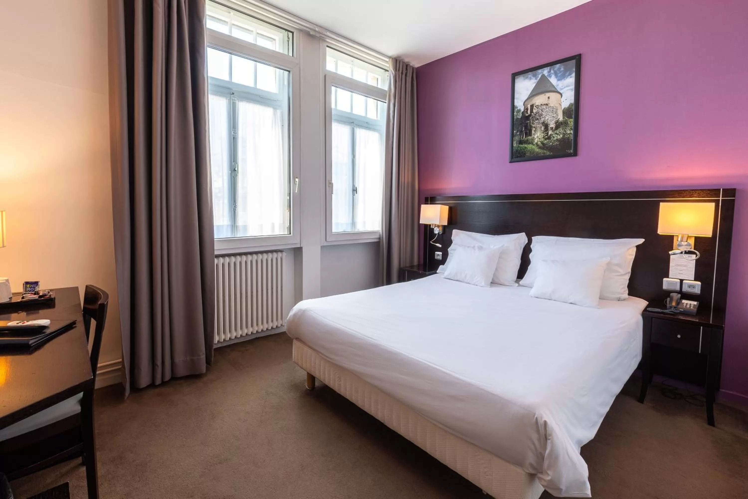 Bed in Hôtel Le Mondon Metz