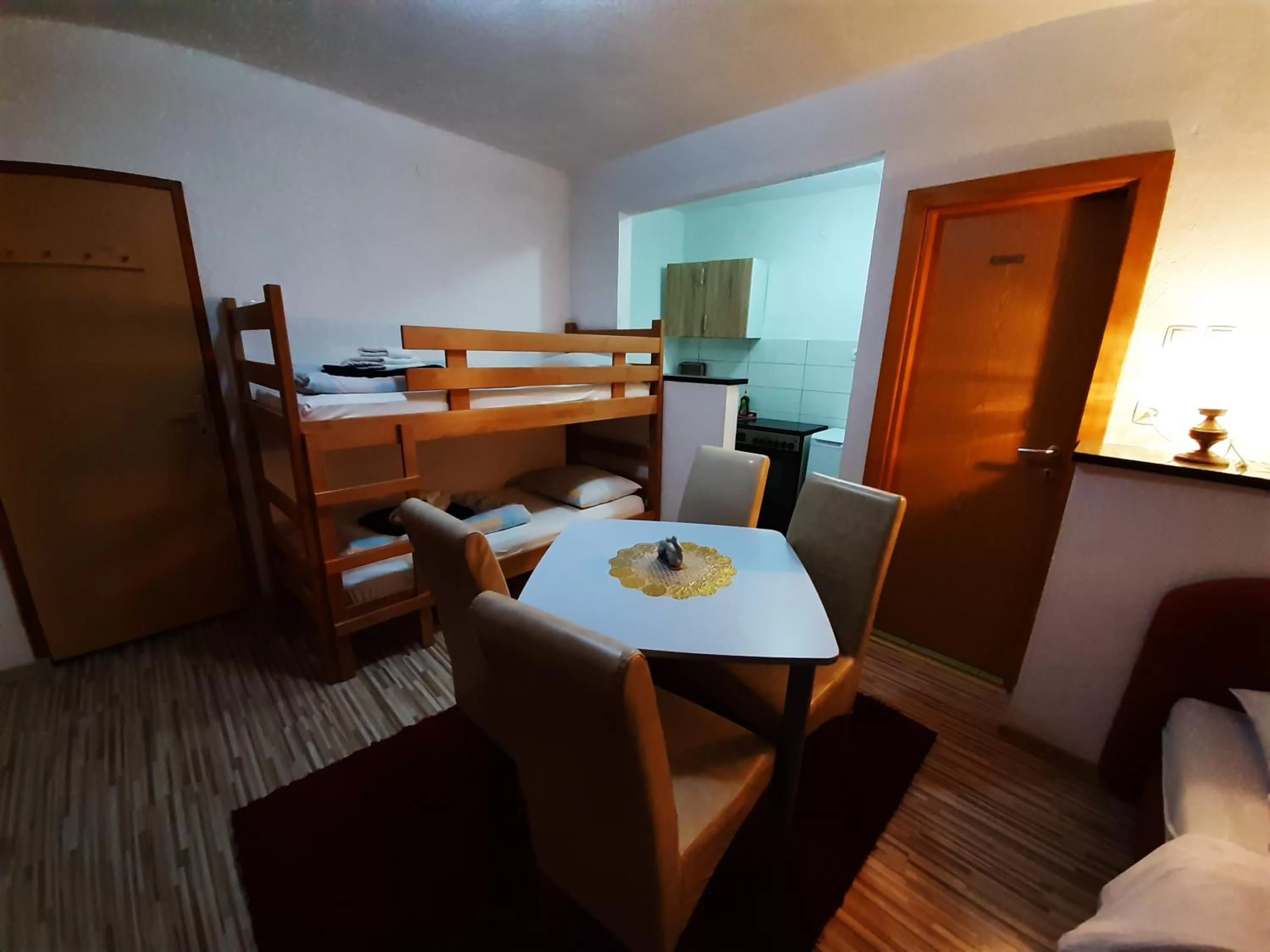 Bunk Bed in Guest House Nana