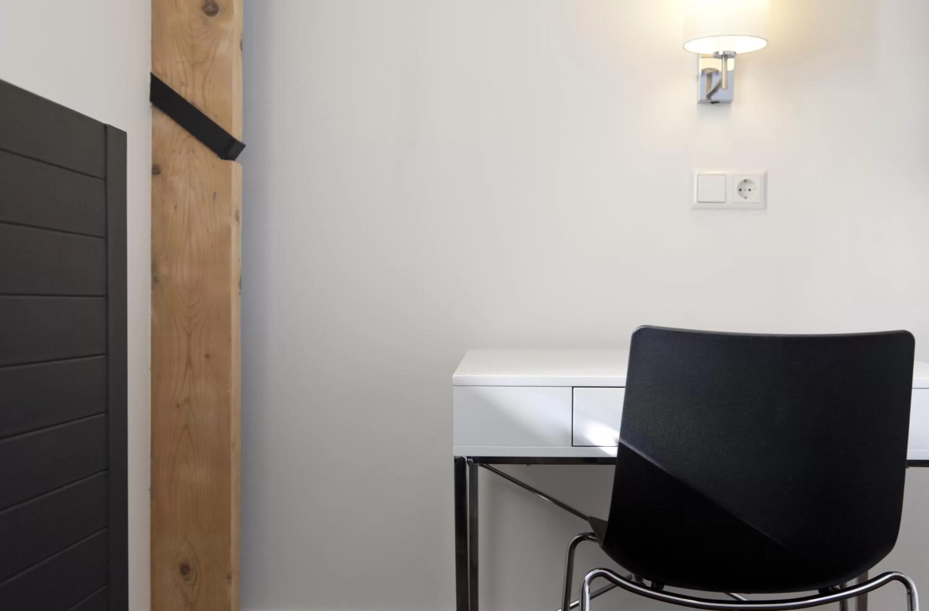 Shower in College Hotel Alkmaar