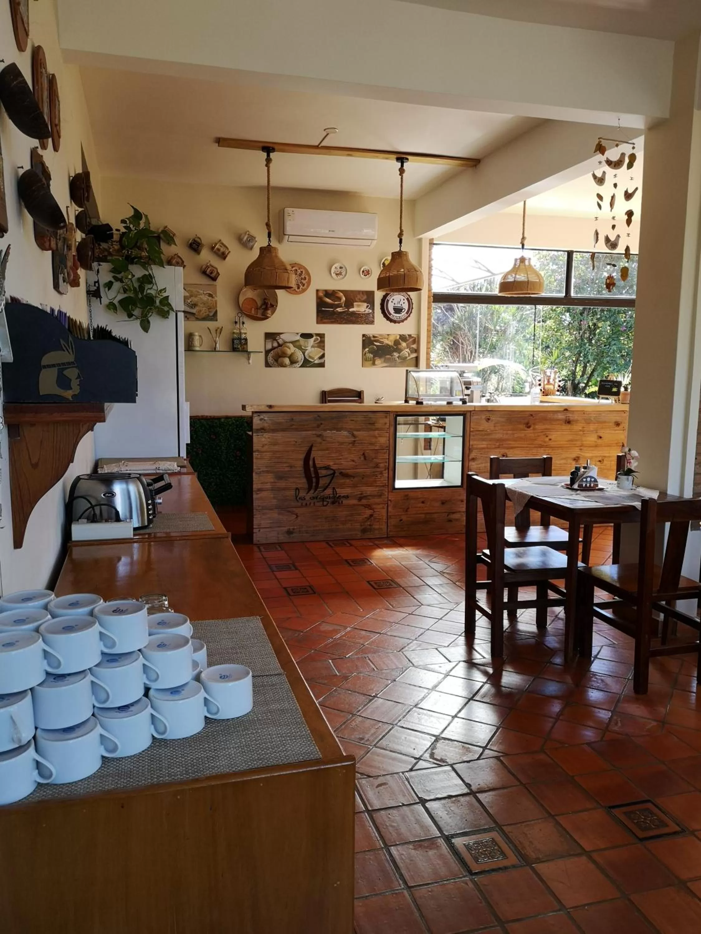 Dining area, Kitchen/Kitchenette in Las Orquideas Parque Hotel