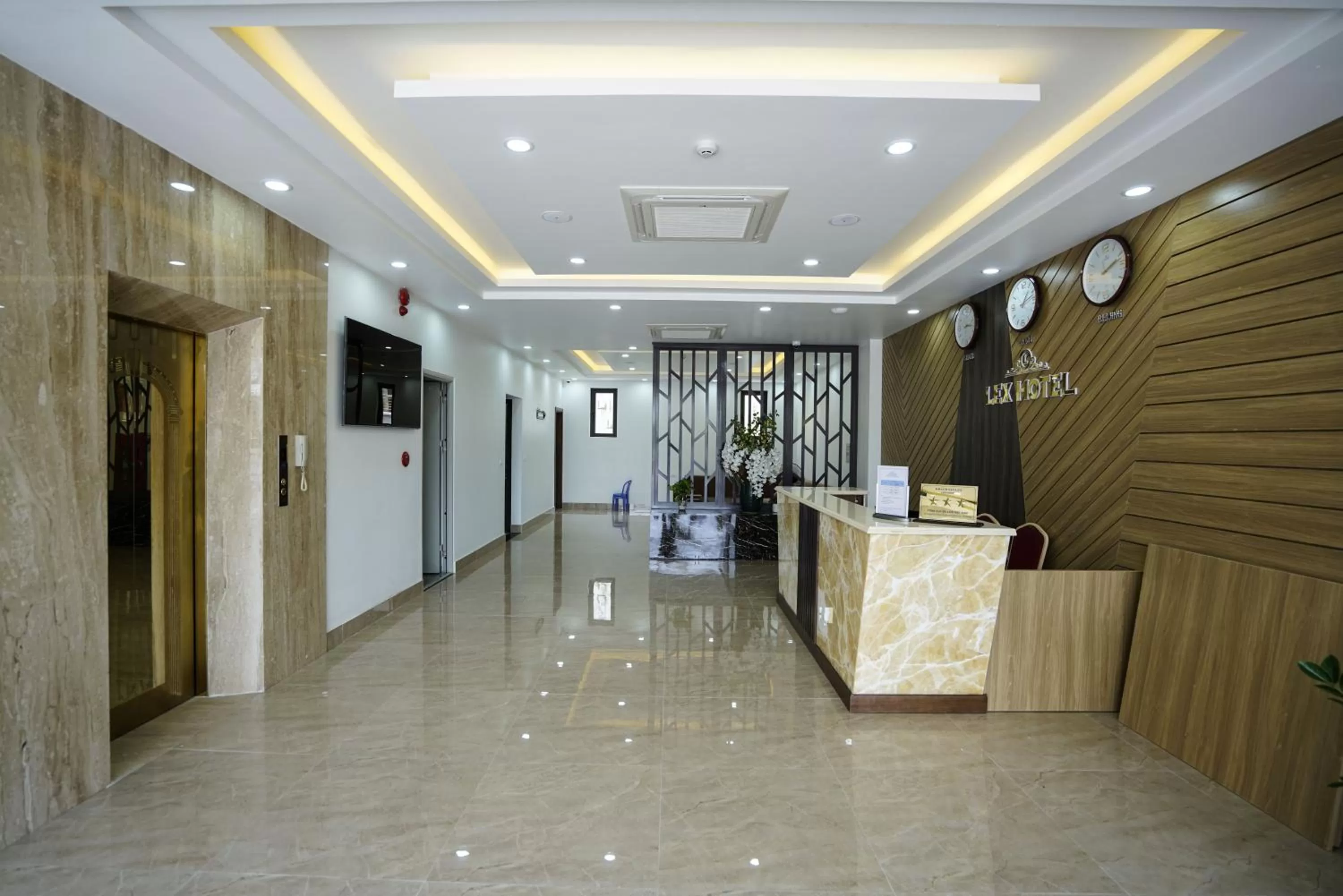 Lobby/Reception in LEX HOTEL