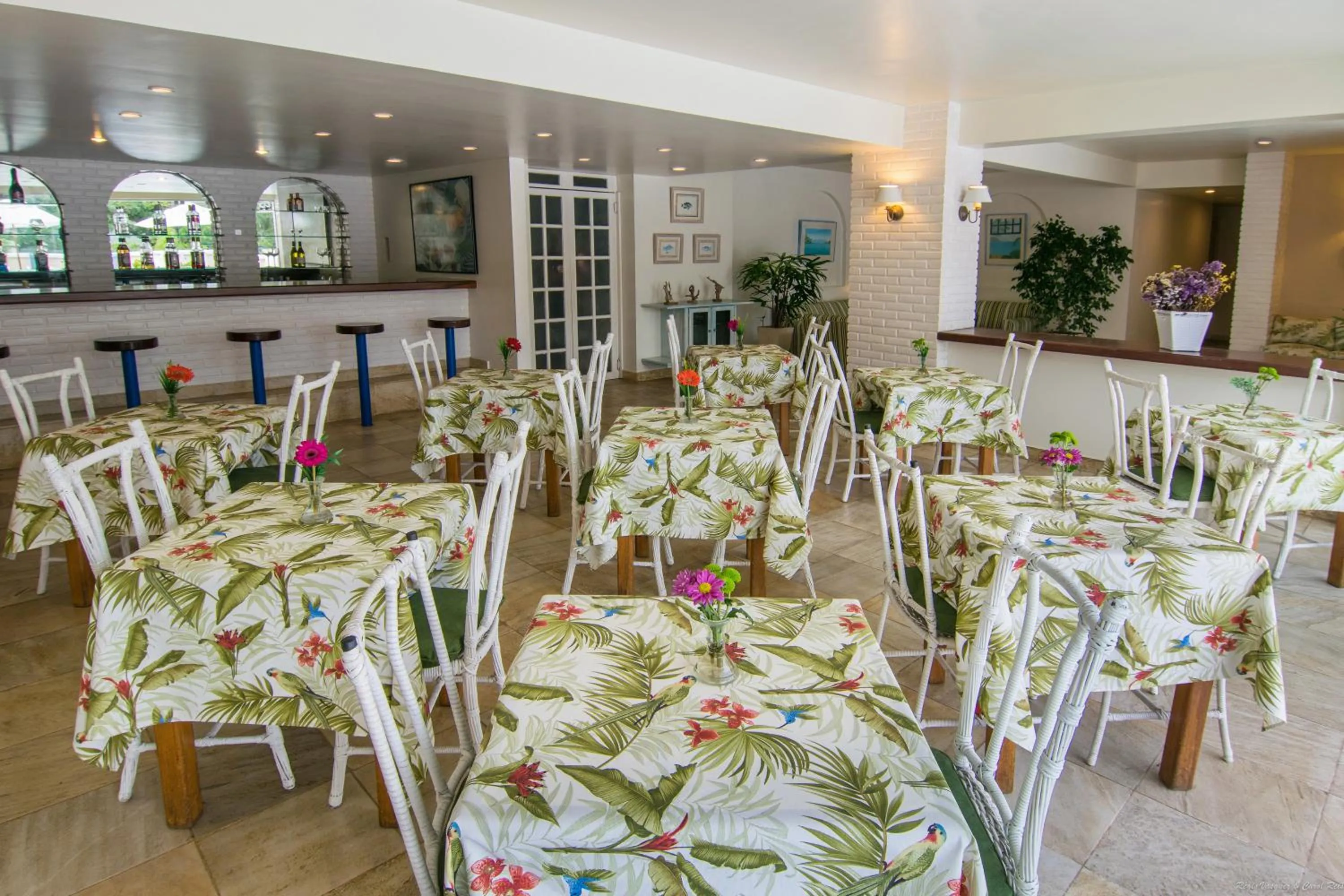 Lounge or bar in Hotel Doce Mar