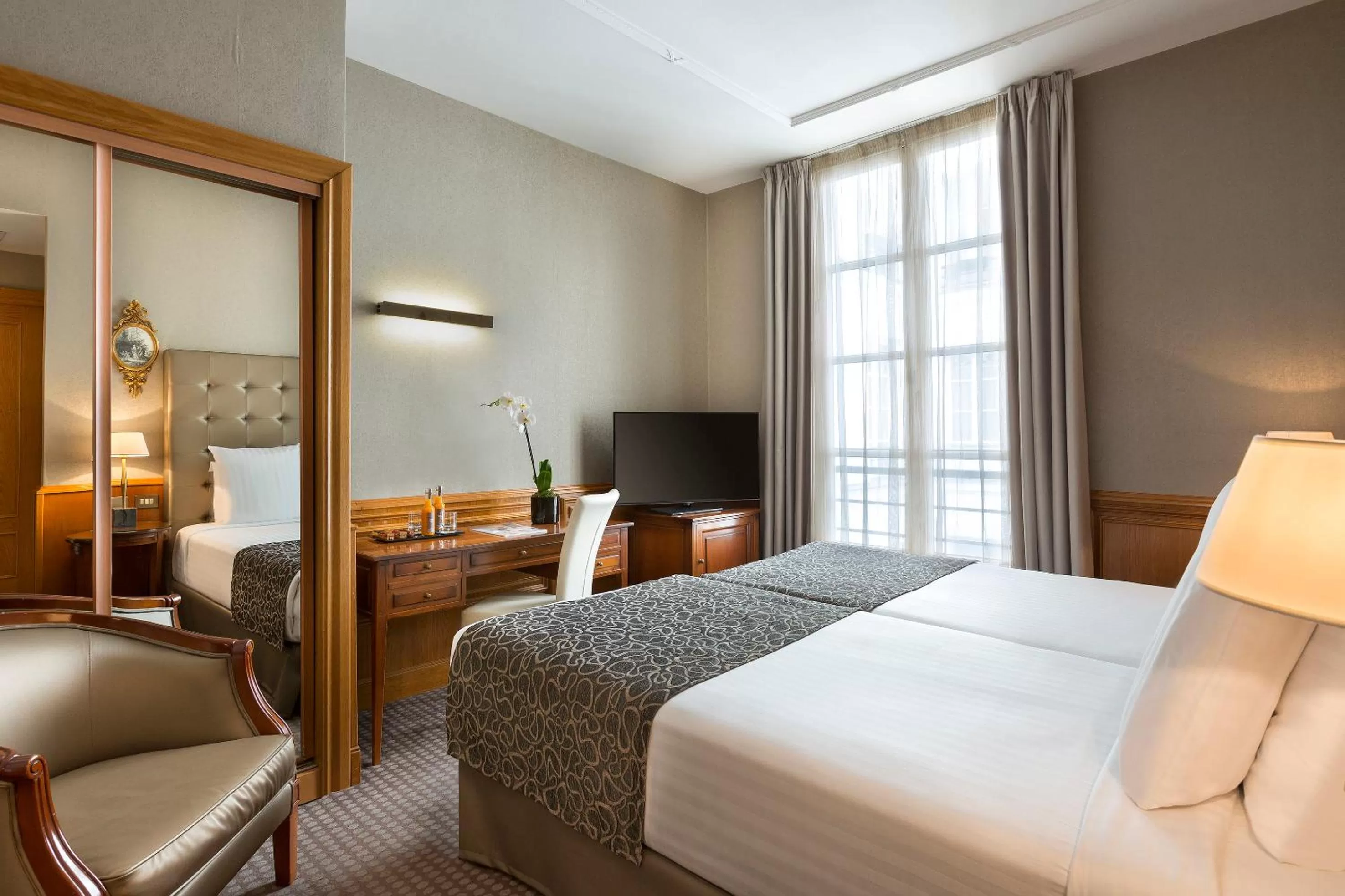 Bedroom, Bed in Meliá Paris Vendôme