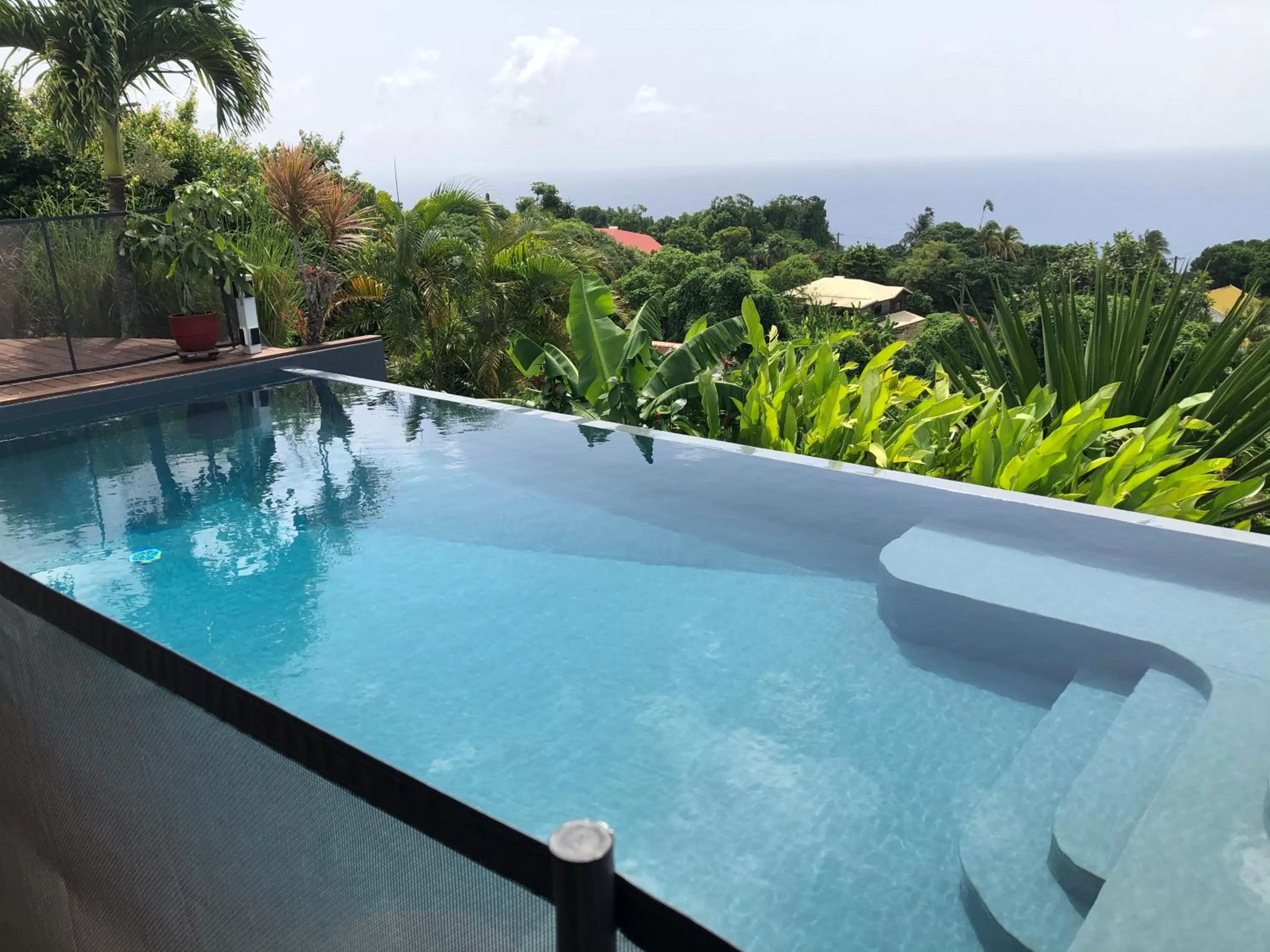 Swimming Pool in Villa Cajou (Chambre d'hôtes chez l'habitant)