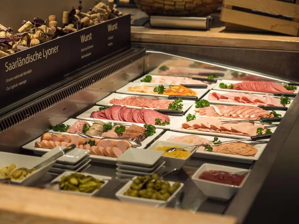 Buffet breakfast in Domaine Leidinger