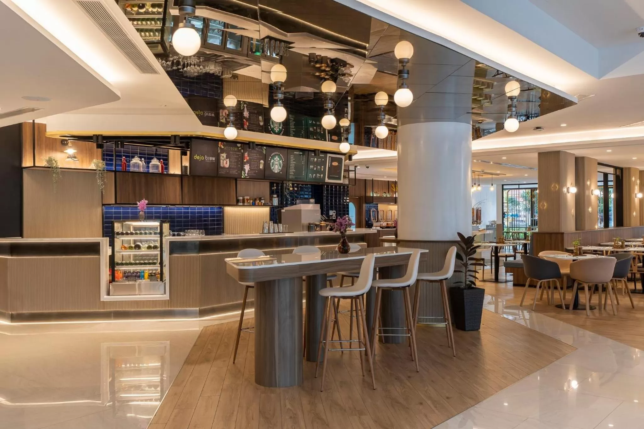 Coffee/tea facilities in Centara Life Hotel Bangkok Phra Nakhon