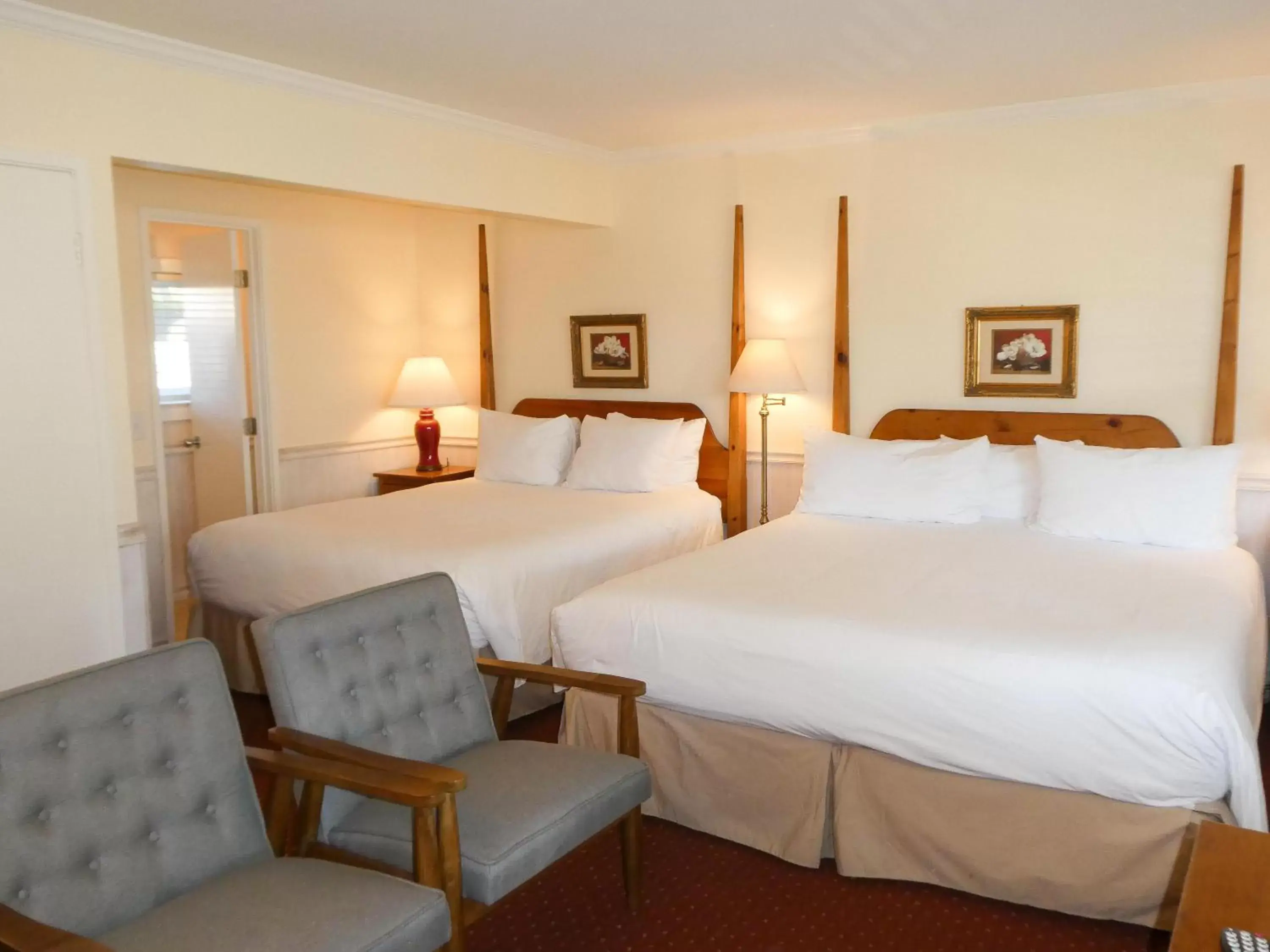 Santa Rita Room, 1 King, 1 Queen in Carmel Fireplace Inn Santa Rita Room, 1 King, 1 Queen in Carmel Fireplace Inn