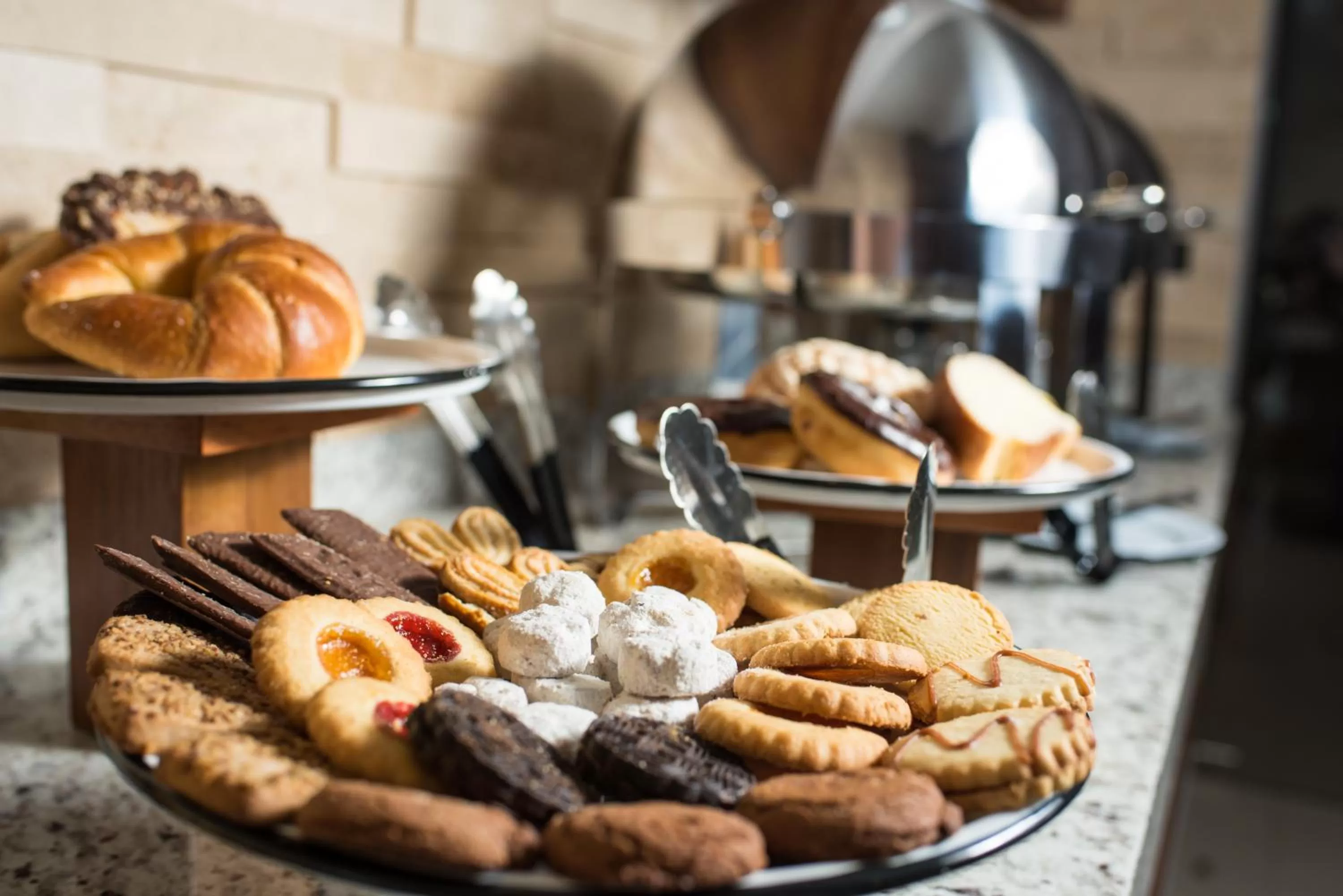 Restaurant/places to eat in Hotel Clipperton