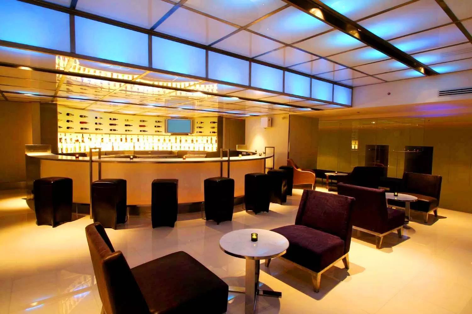 Lounge or bar in Pathumwan Princess Hotel