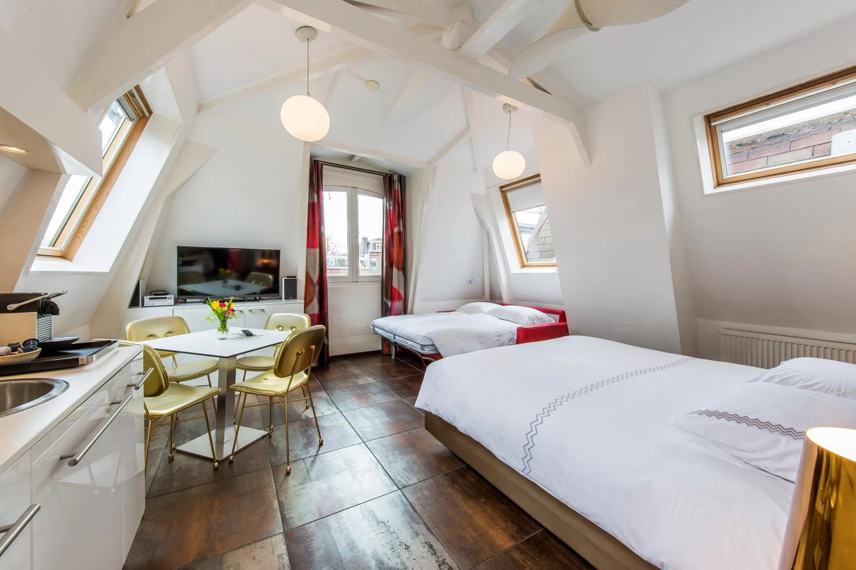 Bed in Amstel Corner Hotel