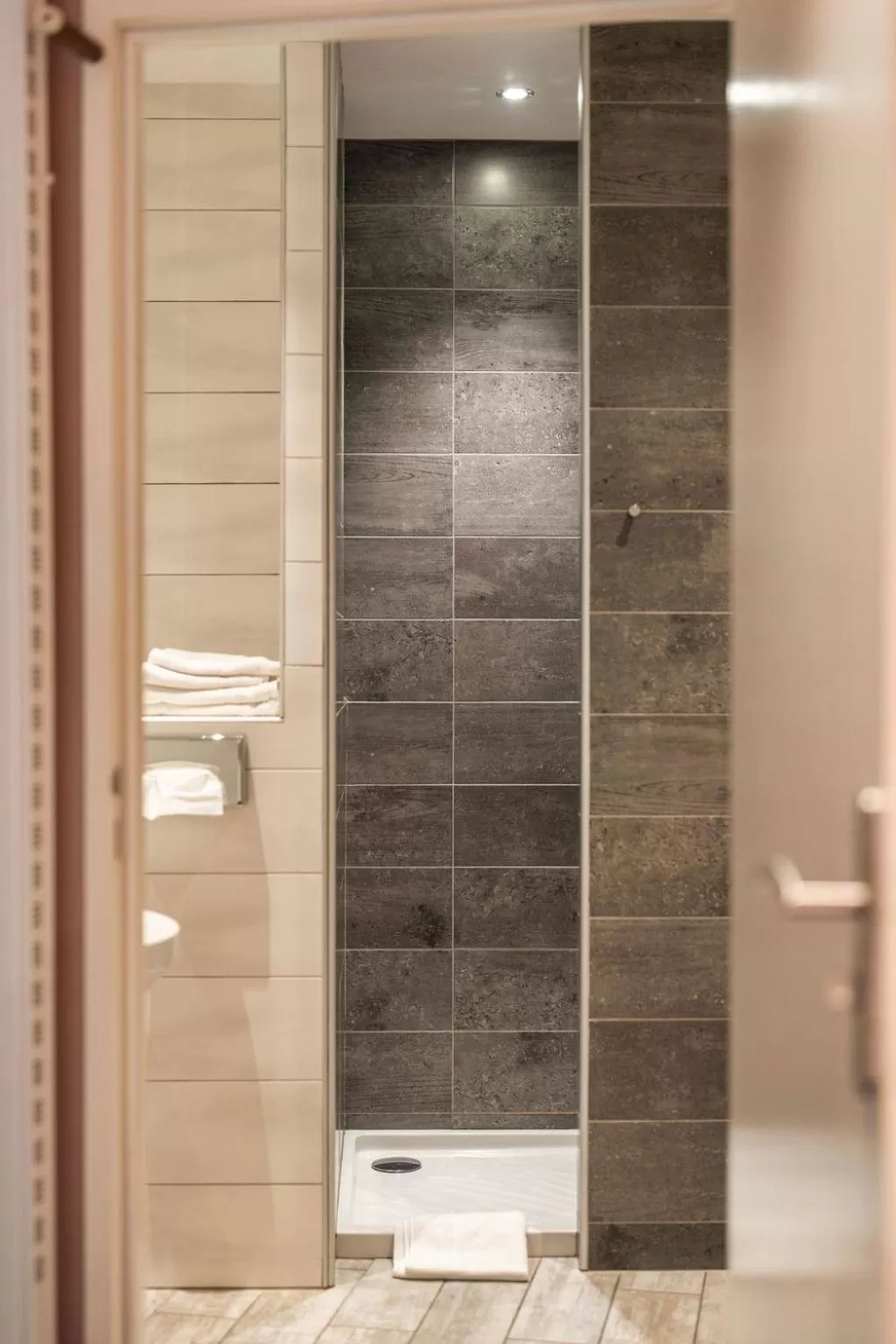 Bathroom in Garlande Hôtel Avignon Centre