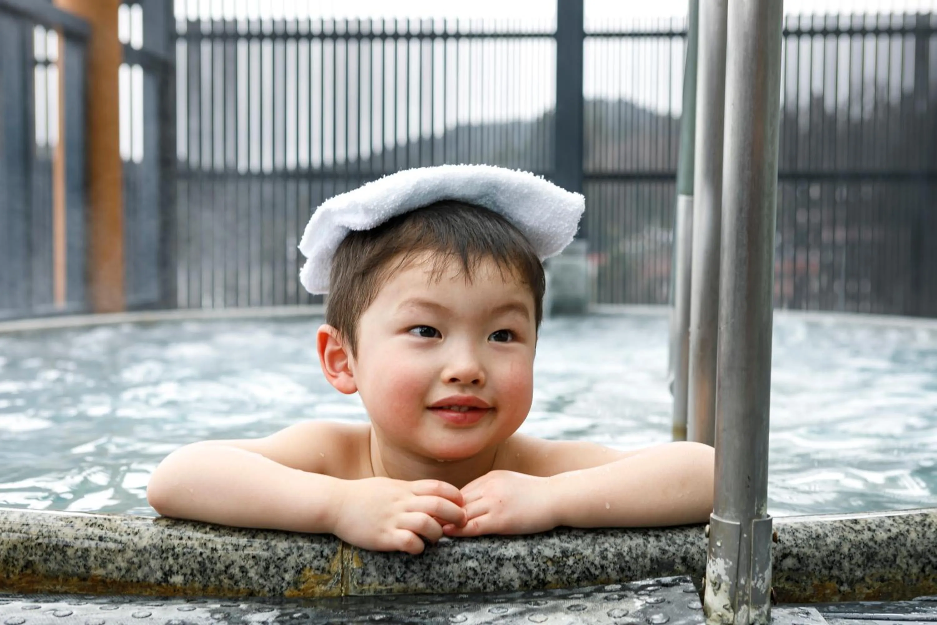 Hot Spring Bath in Honjin Hiranoya Annex