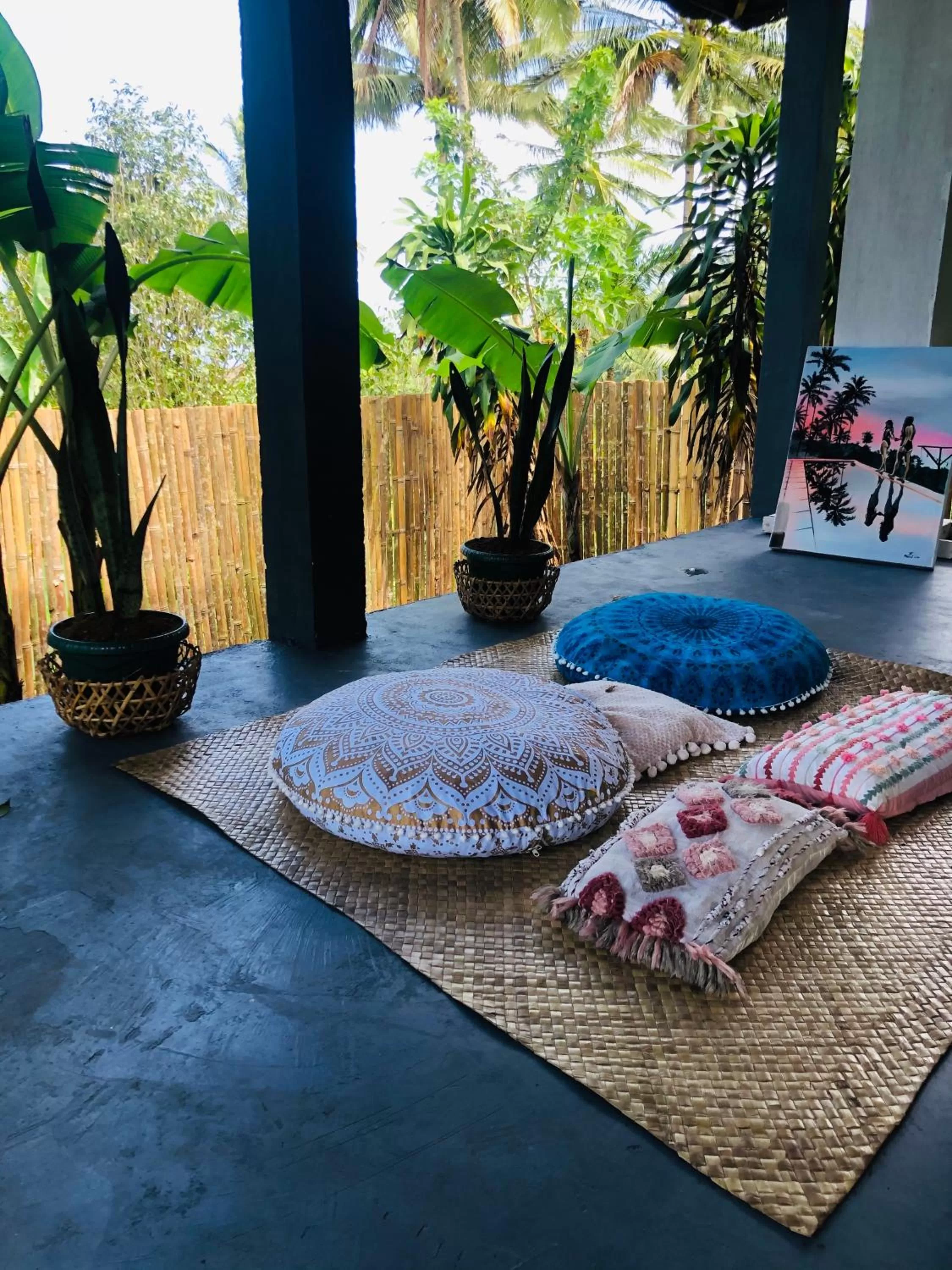 Patio in Bintana sa Paraiso Binunsaran