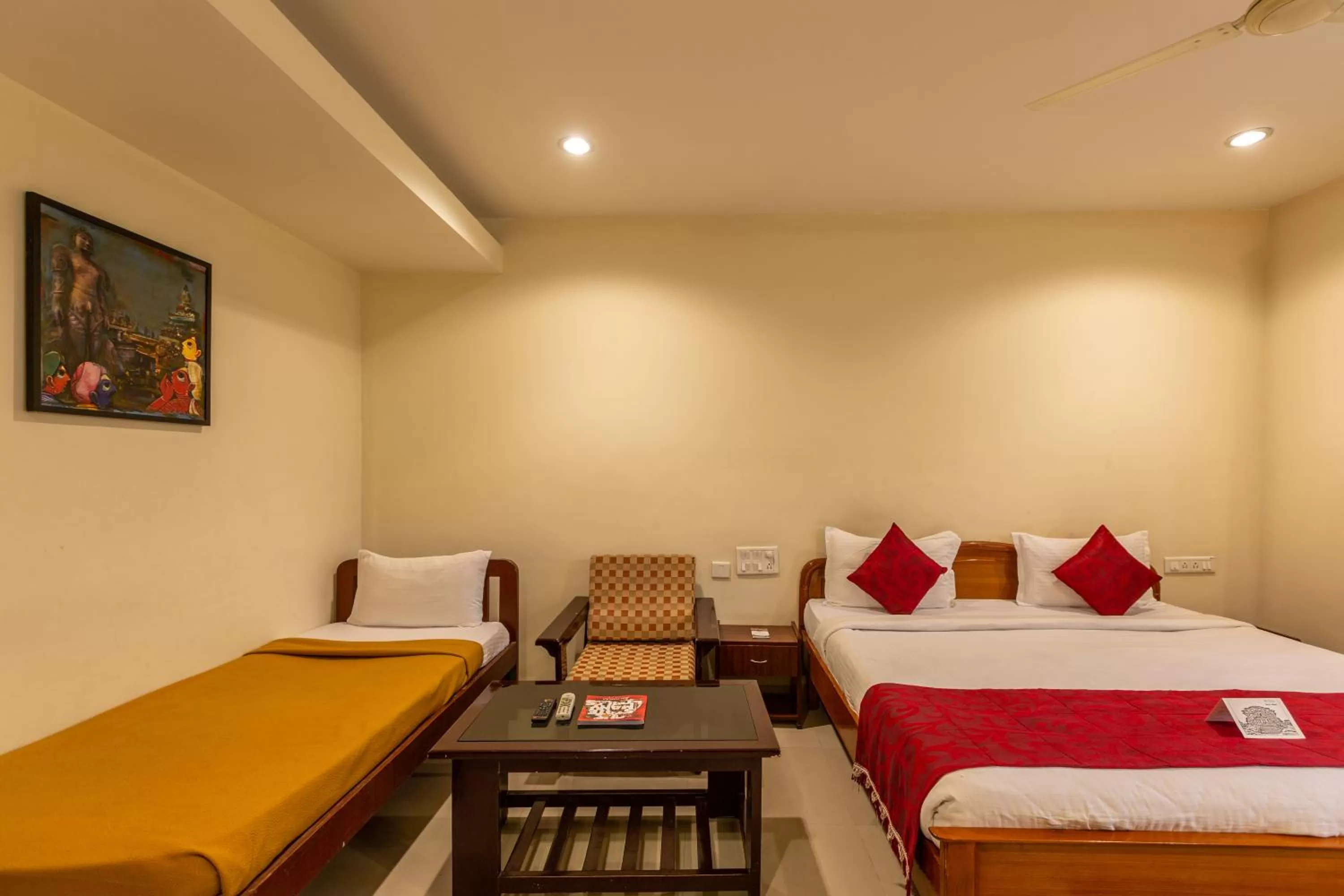 Bed in KSTDC Hotel Mayura Velapuri Belur