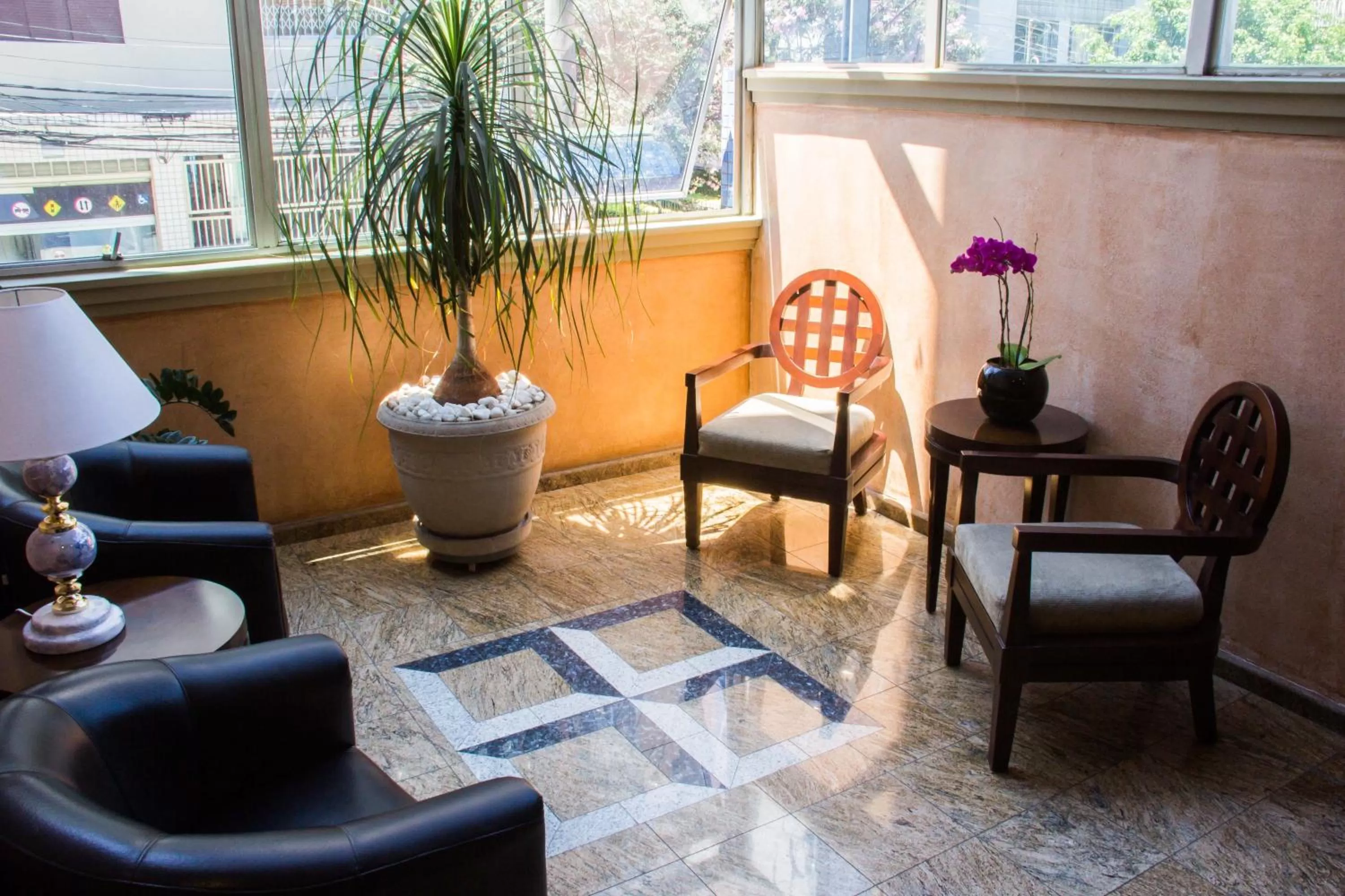 Day in L'Opera Hotel