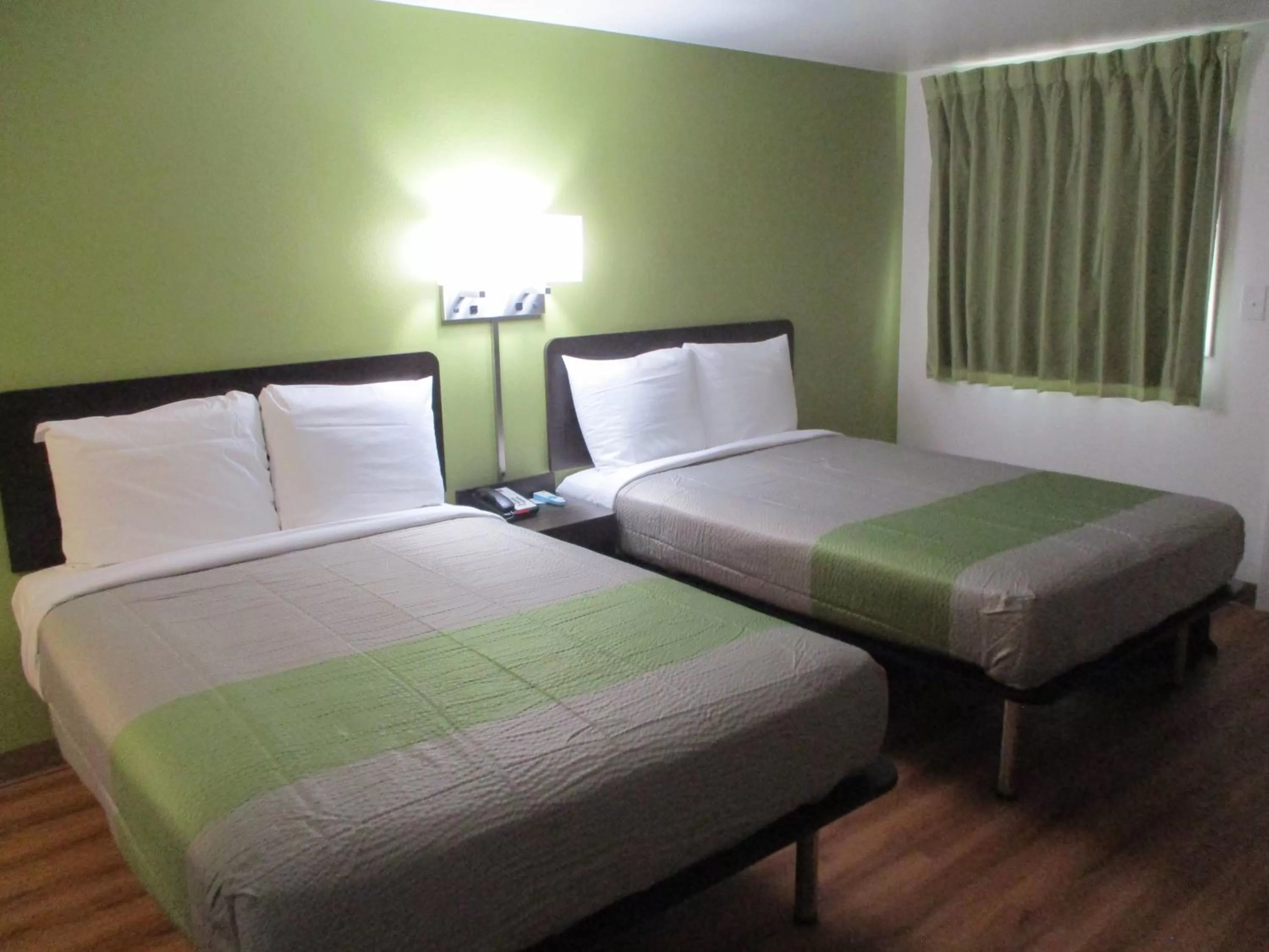 Photo of the whole room, Bed in Motel 6-North Olmsted, OH - Cleveland