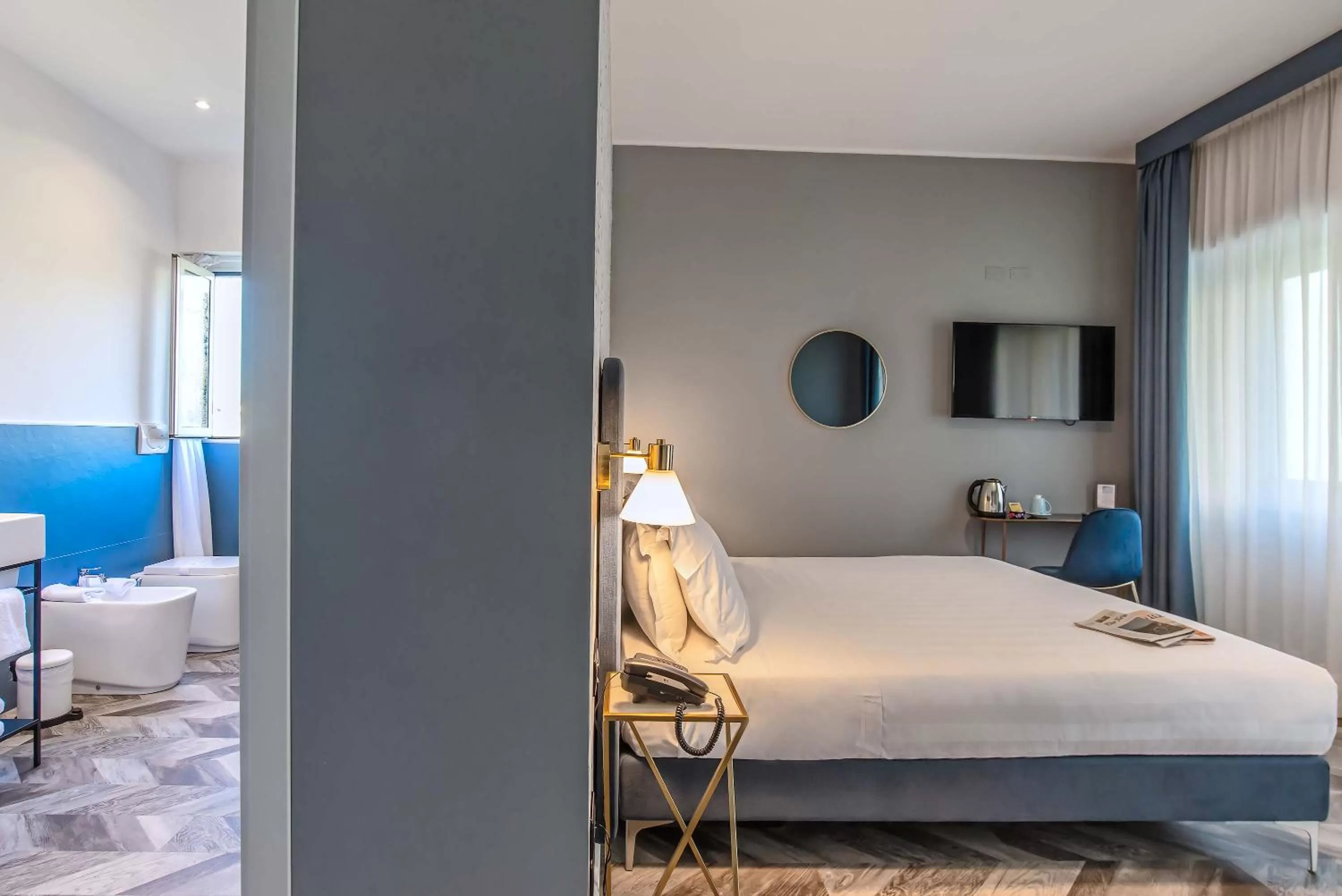 Bed in Bloom Hotel Rome