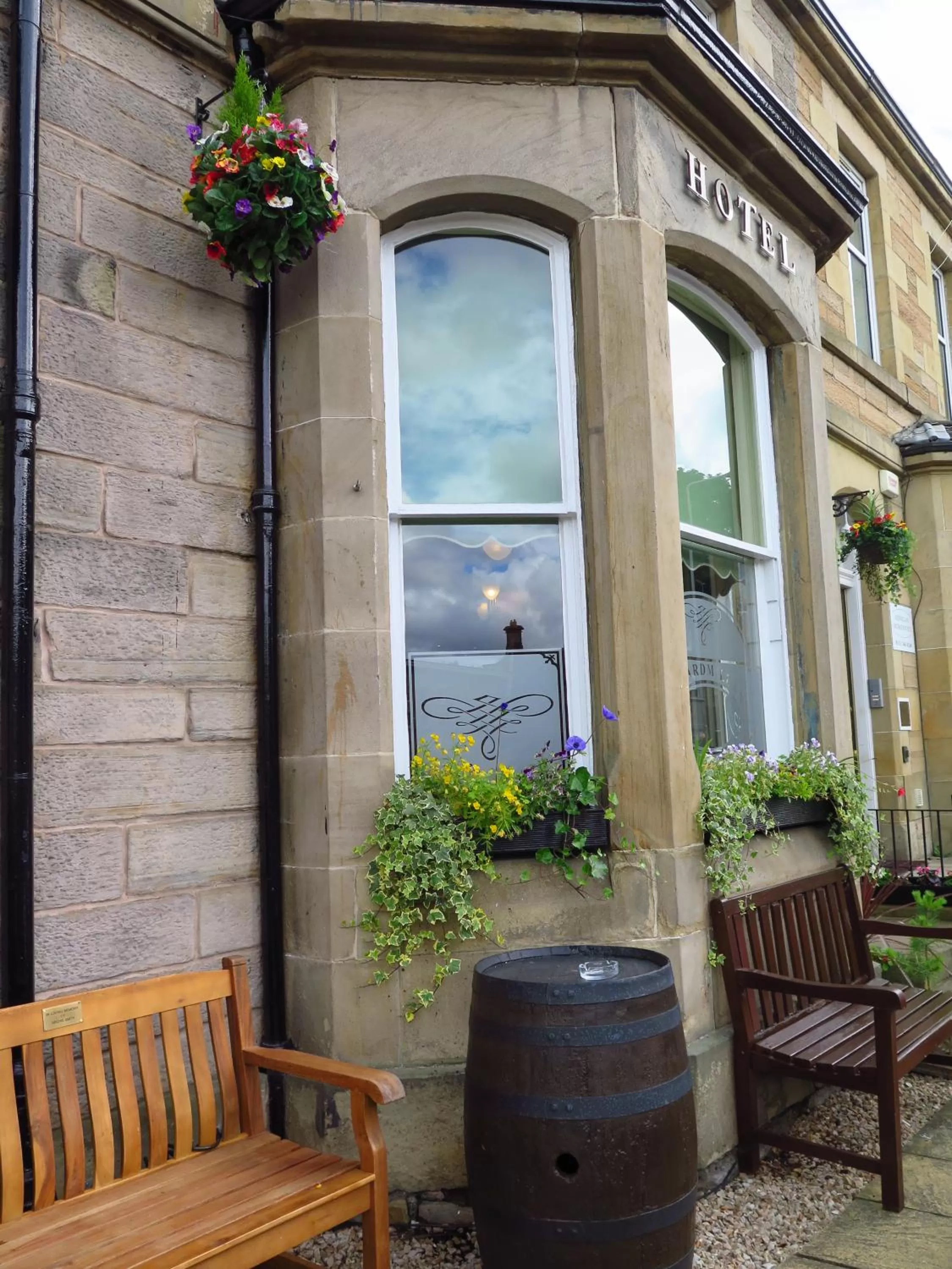 Patio in Ardmillan Hotel