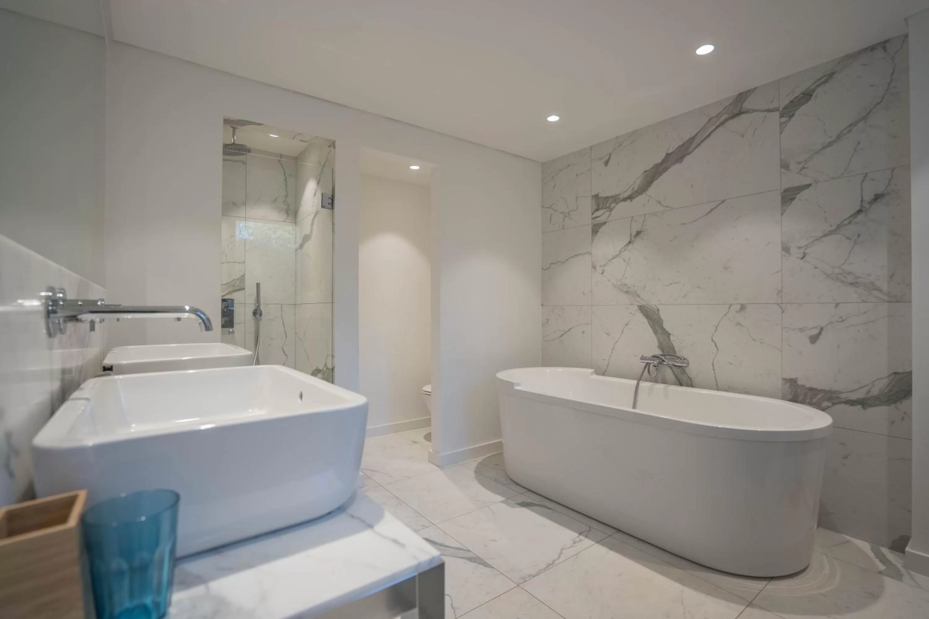 Shower in Hotel le Mandala