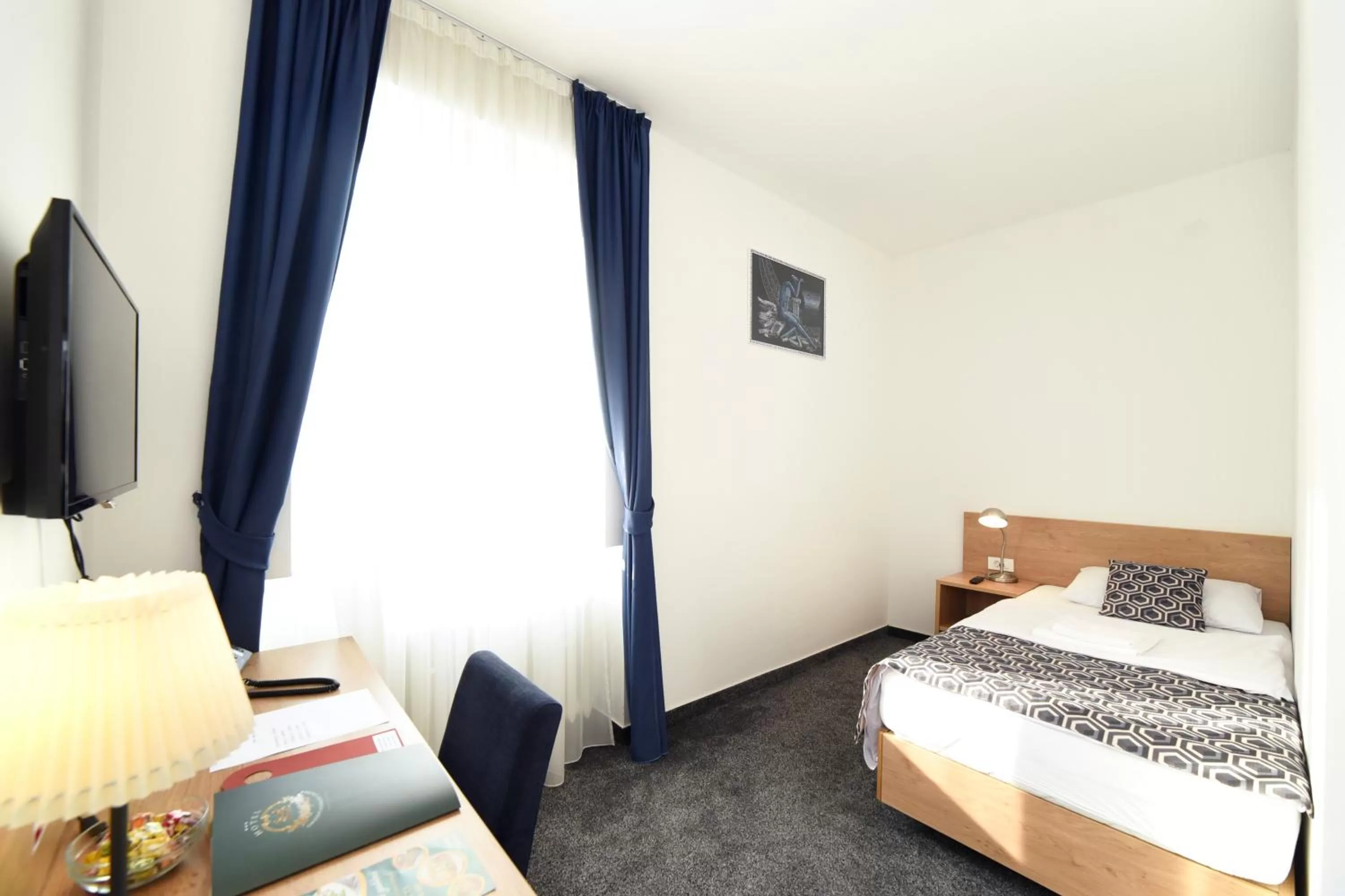 Bedroom, Bed in Hotel Orient Zagreb