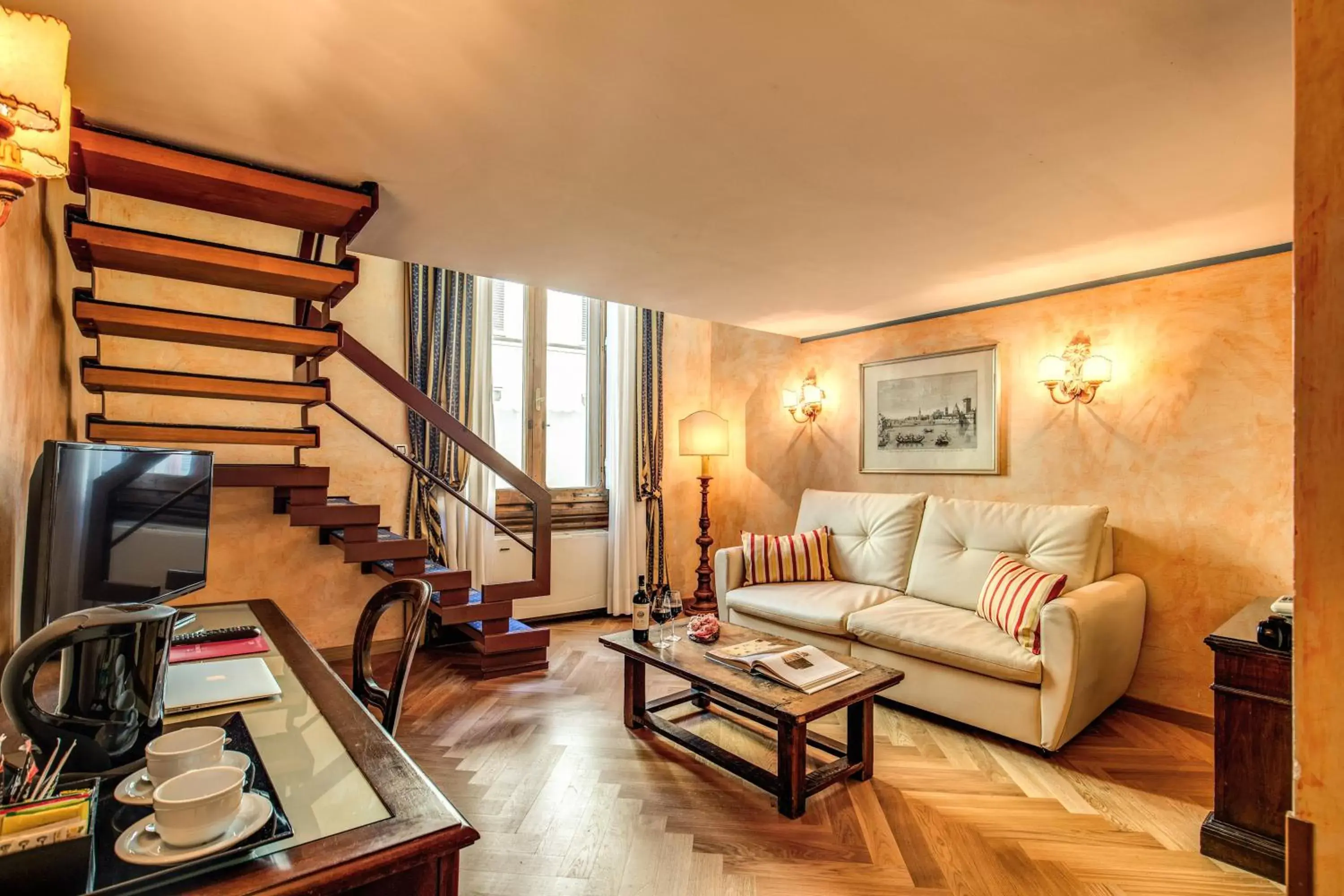 Junior Suite - single occupancy in Hotel Croce Di Malta Junior Suite - single occupancy in Hotel Croce Di Malta