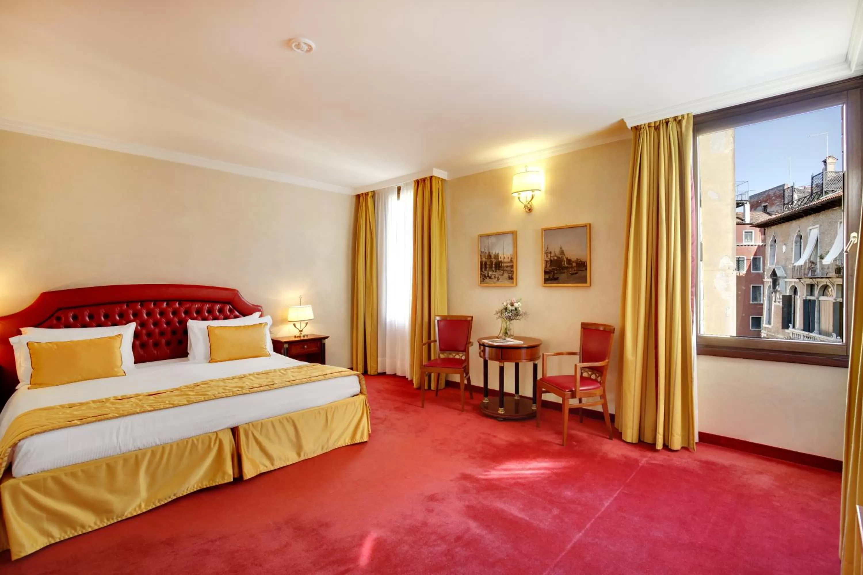 Photo of the whole room, Bed in Hotel Donà Palace