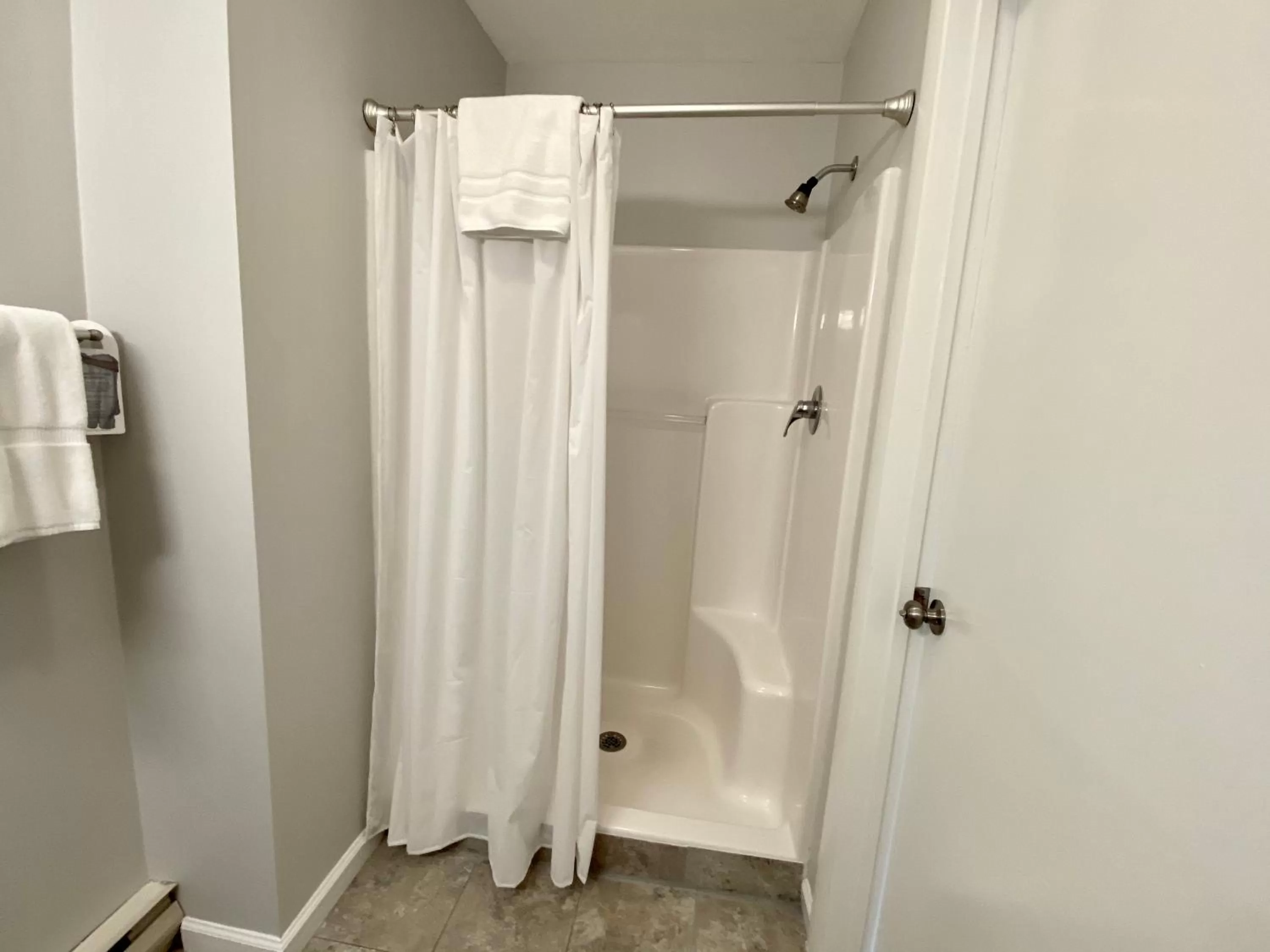 Shower in East Shore Lodging