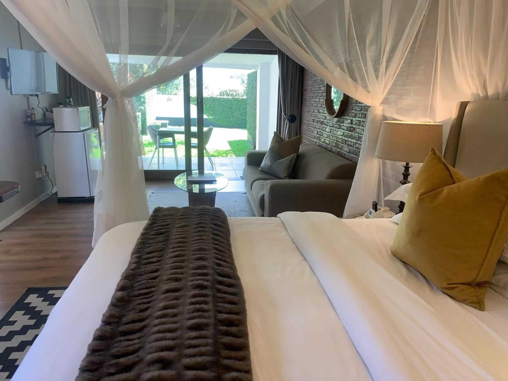 Bed in The Leslie - Bed & Breakfast