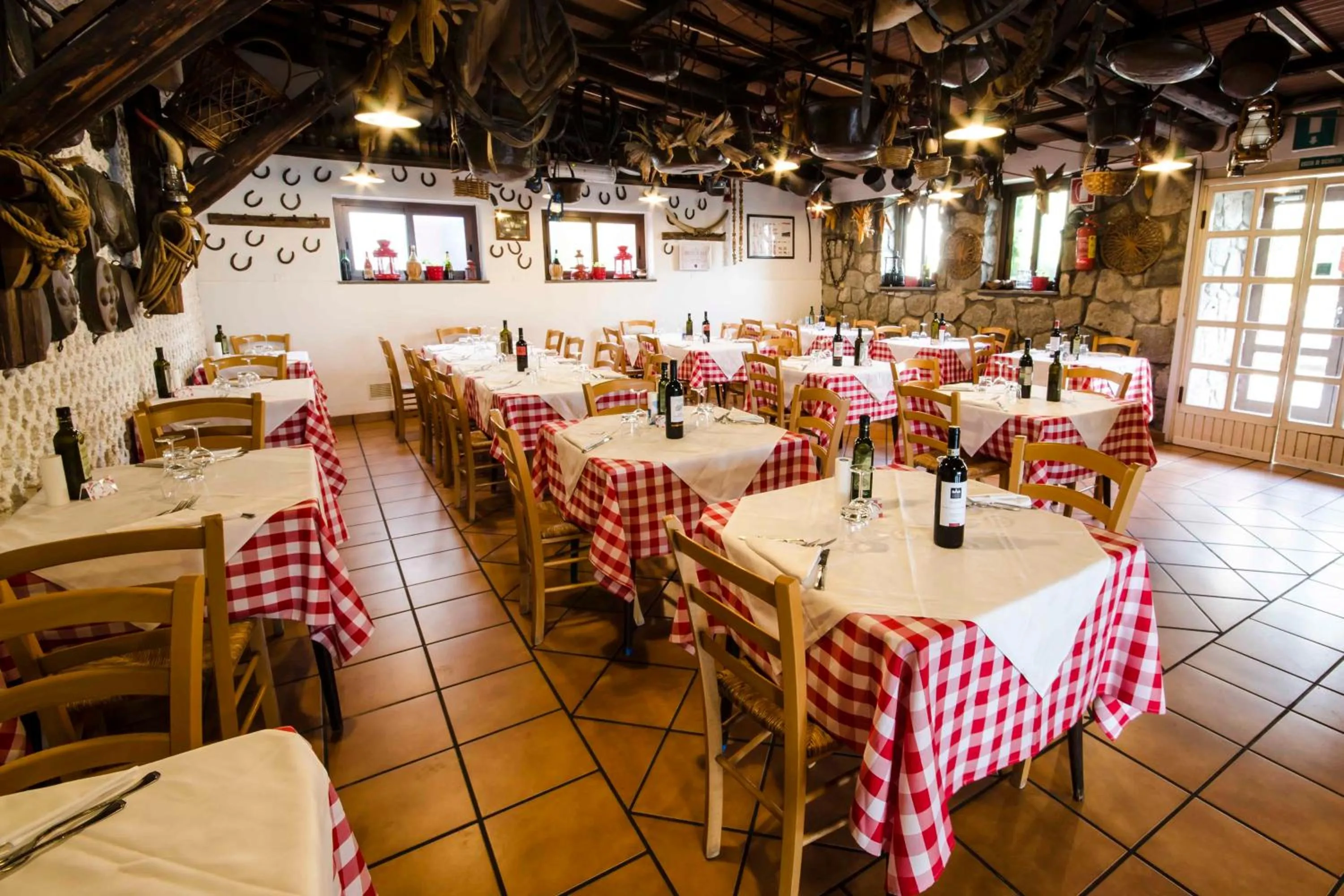 Restaurant/places to eat in Hotel Tarconte