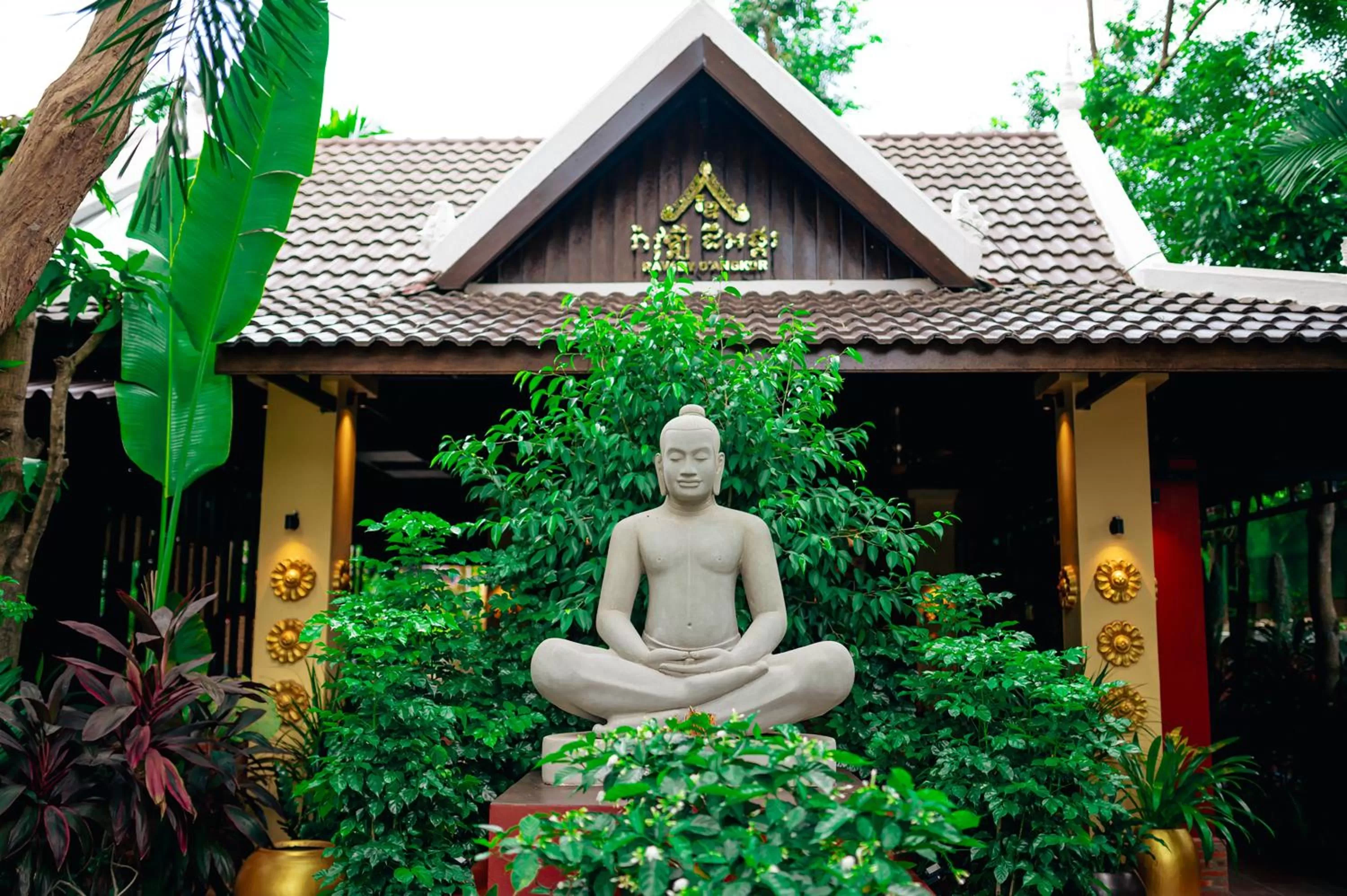 Facade/entrance in Sophavady D'Angkor