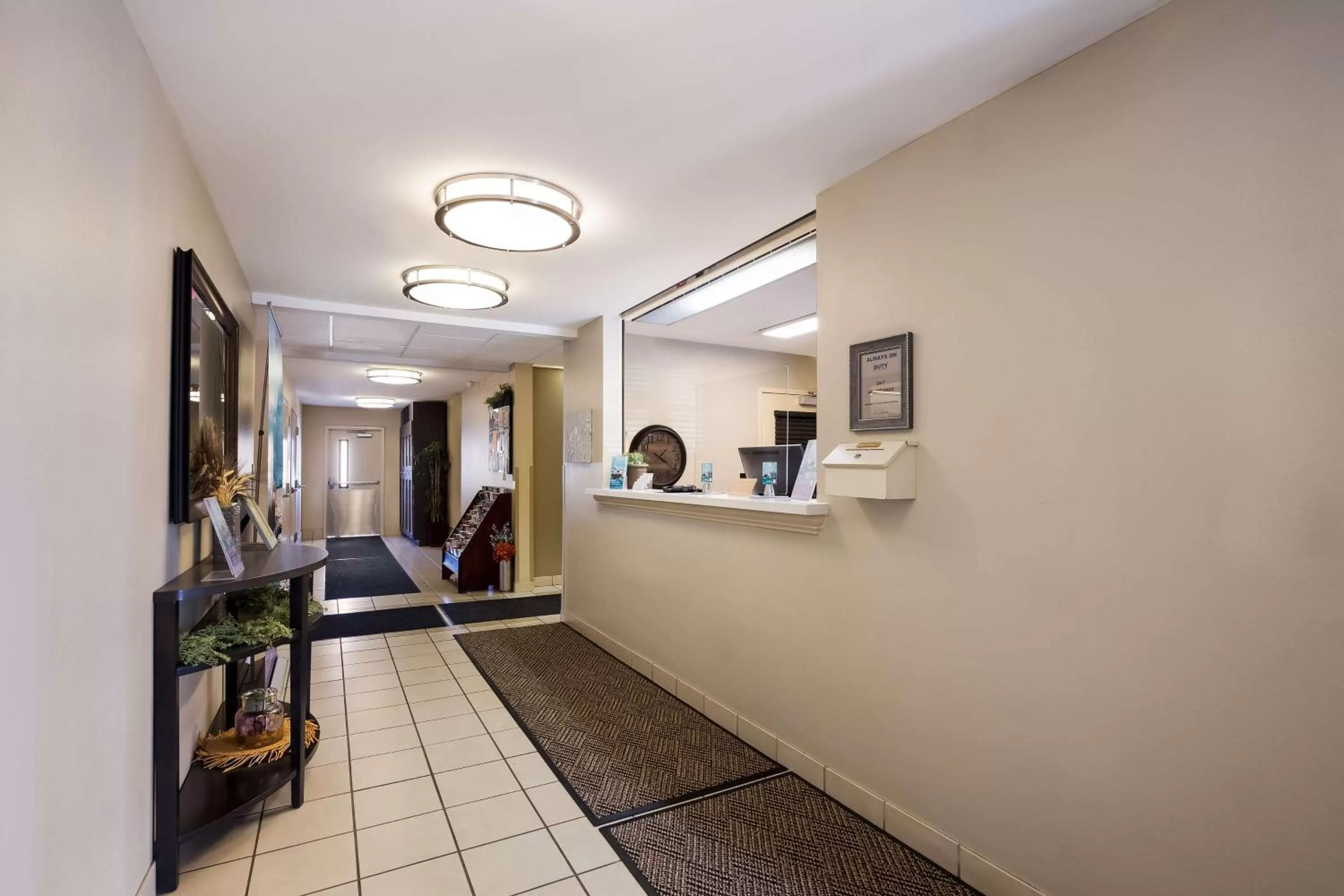 Lobby or reception in Sonesta Simply Suites St Louis Earth City