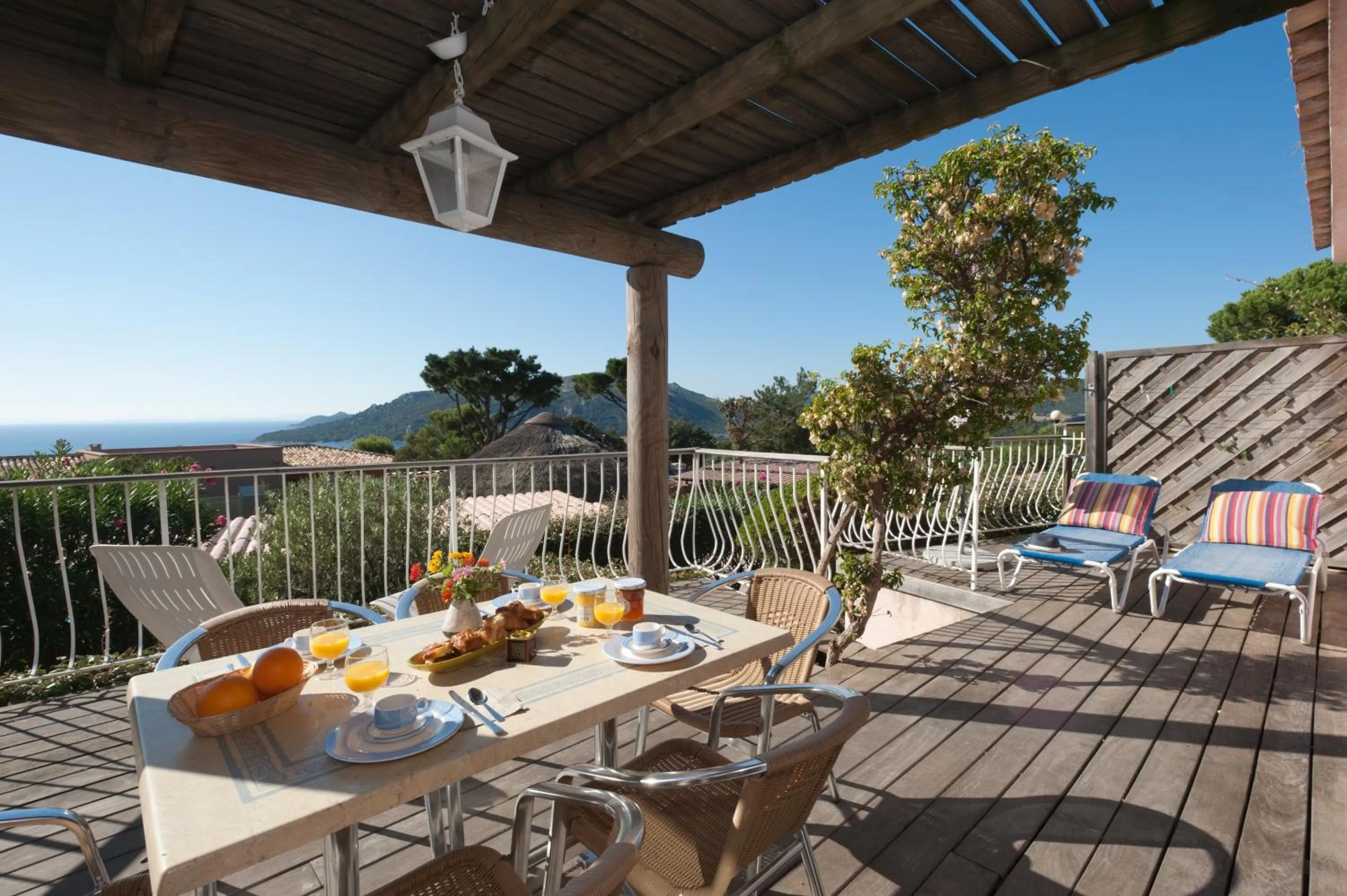 Sea view in Résidence Marina Di Santa Giulia
