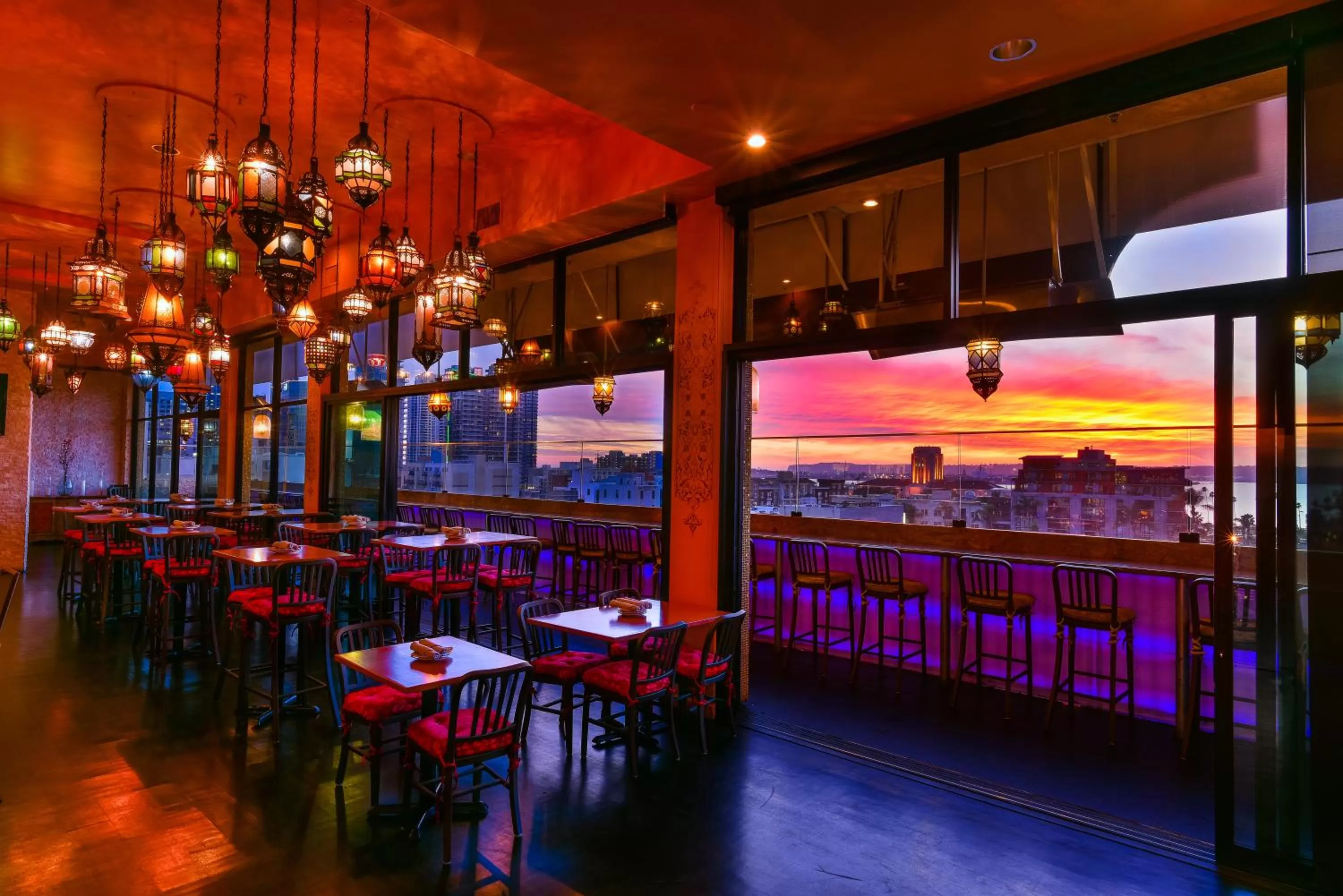 Restaurant/places to eat in Porto Vista Hotel In Little Italy