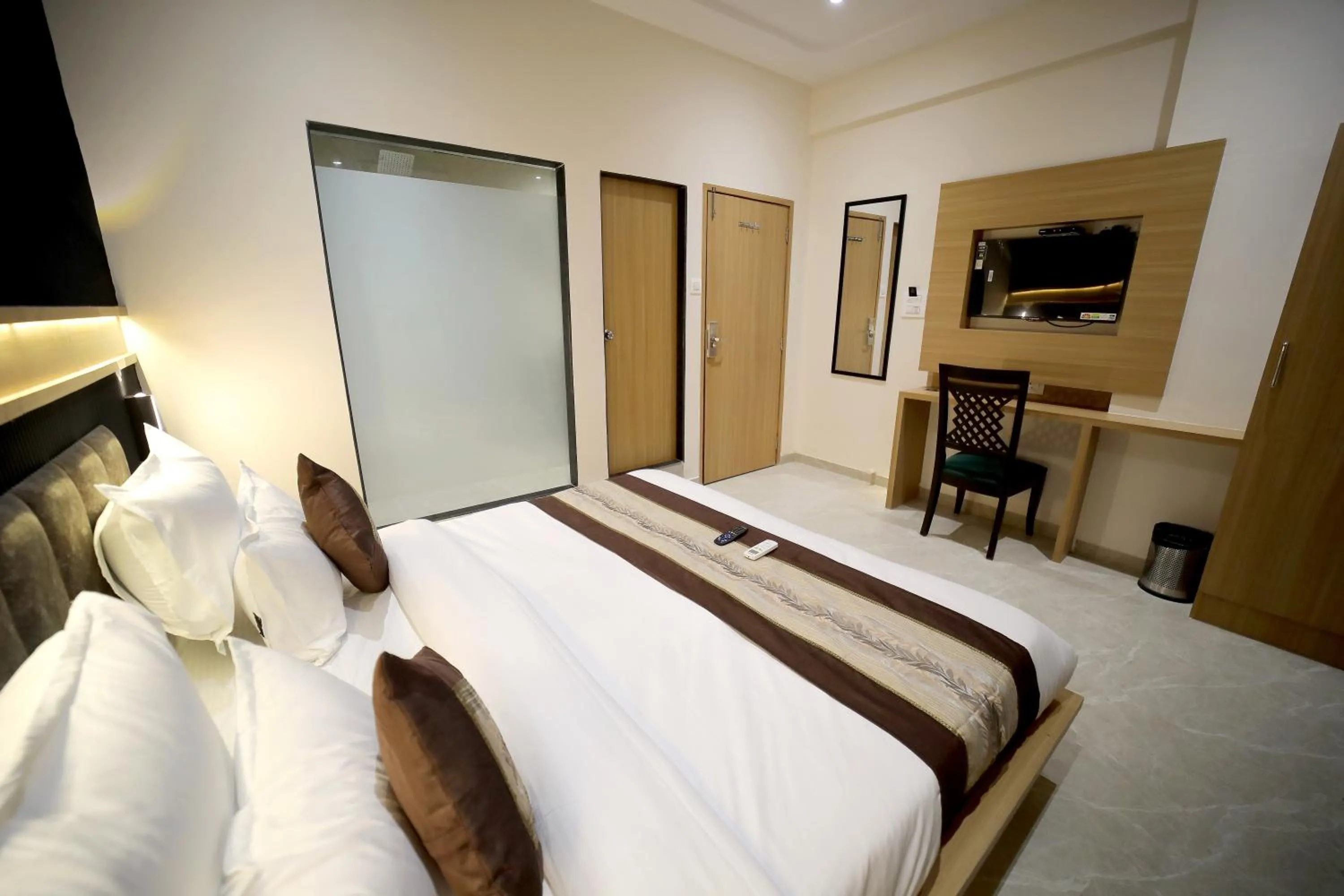 Photo of the whole room, Bed in HOTEL ALFA EXECUTIVE