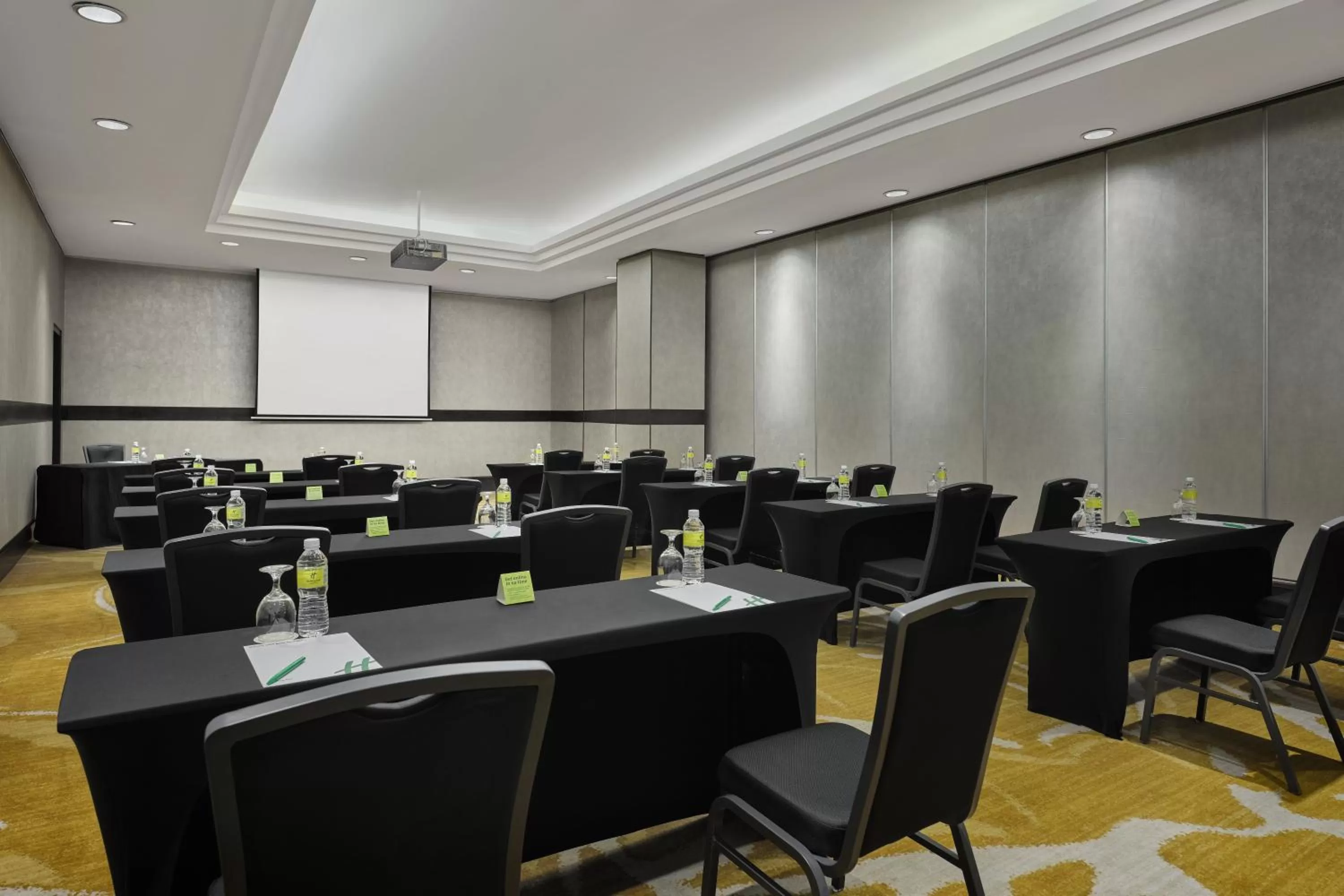 Meeting/conference room in Holiday Inn Singapore Atrium by IHG