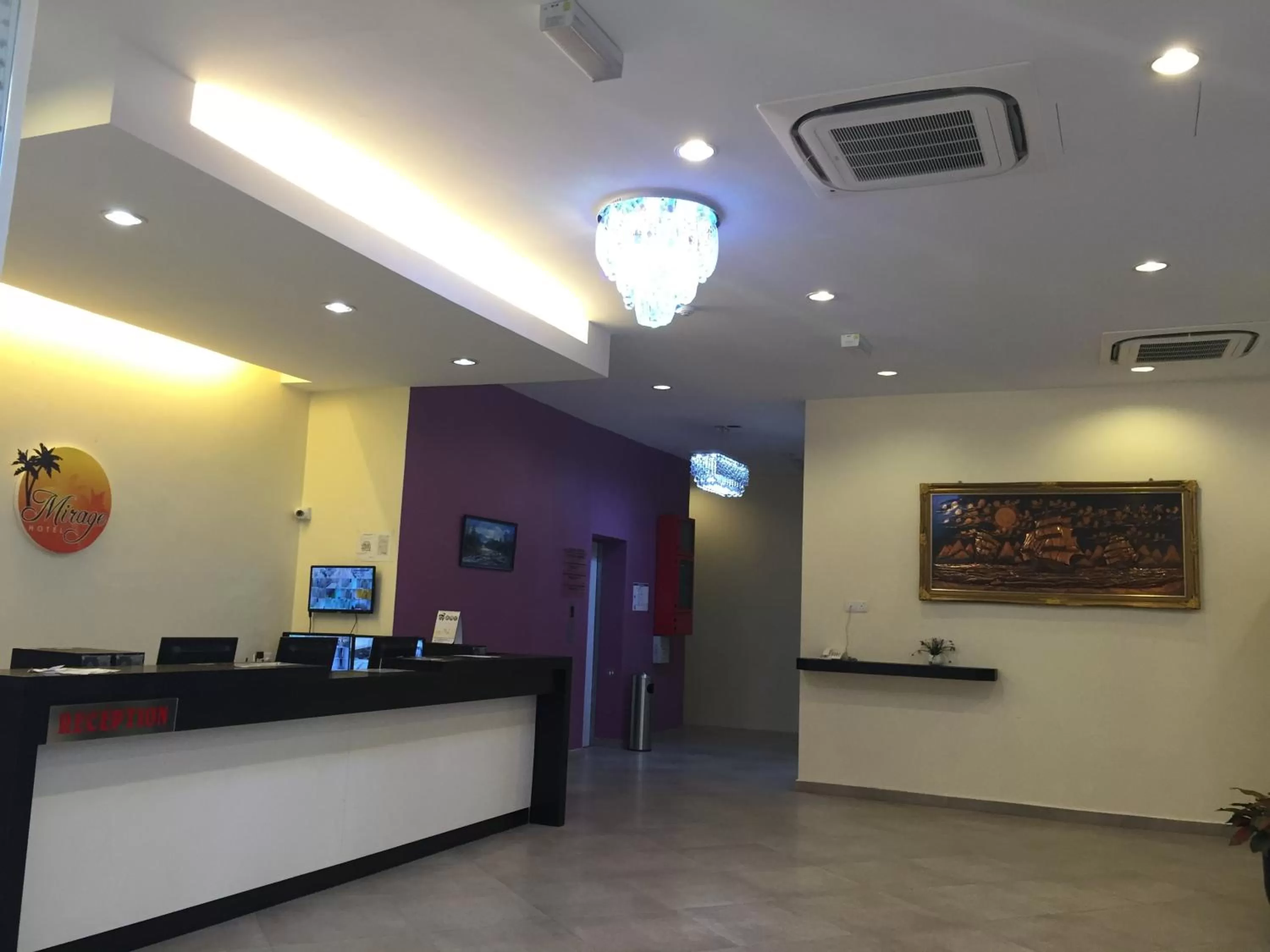 Staff in Hotel Mirage PD