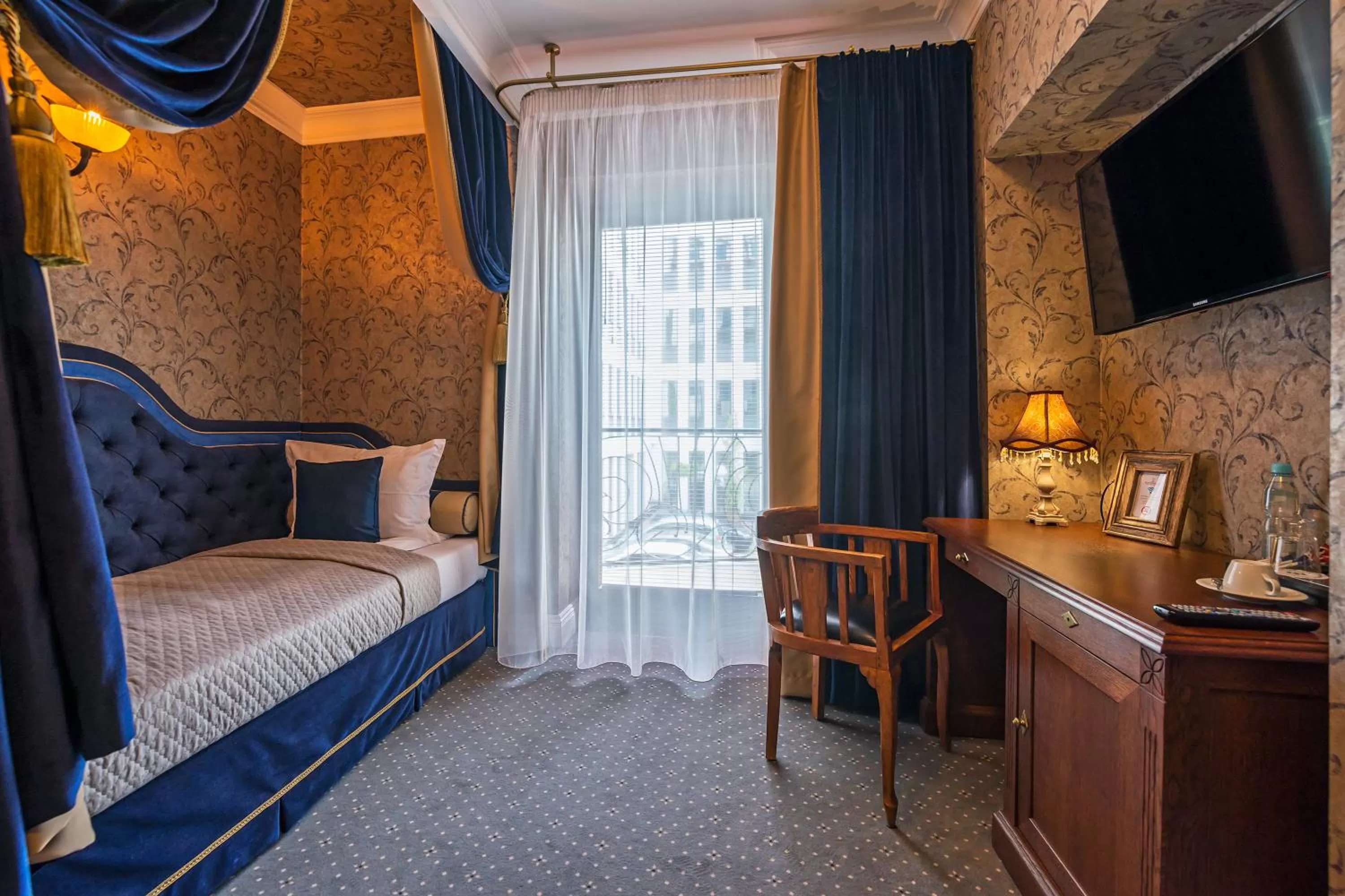 Photo of the whole room, Bed in SleepWalker Boutique Suites