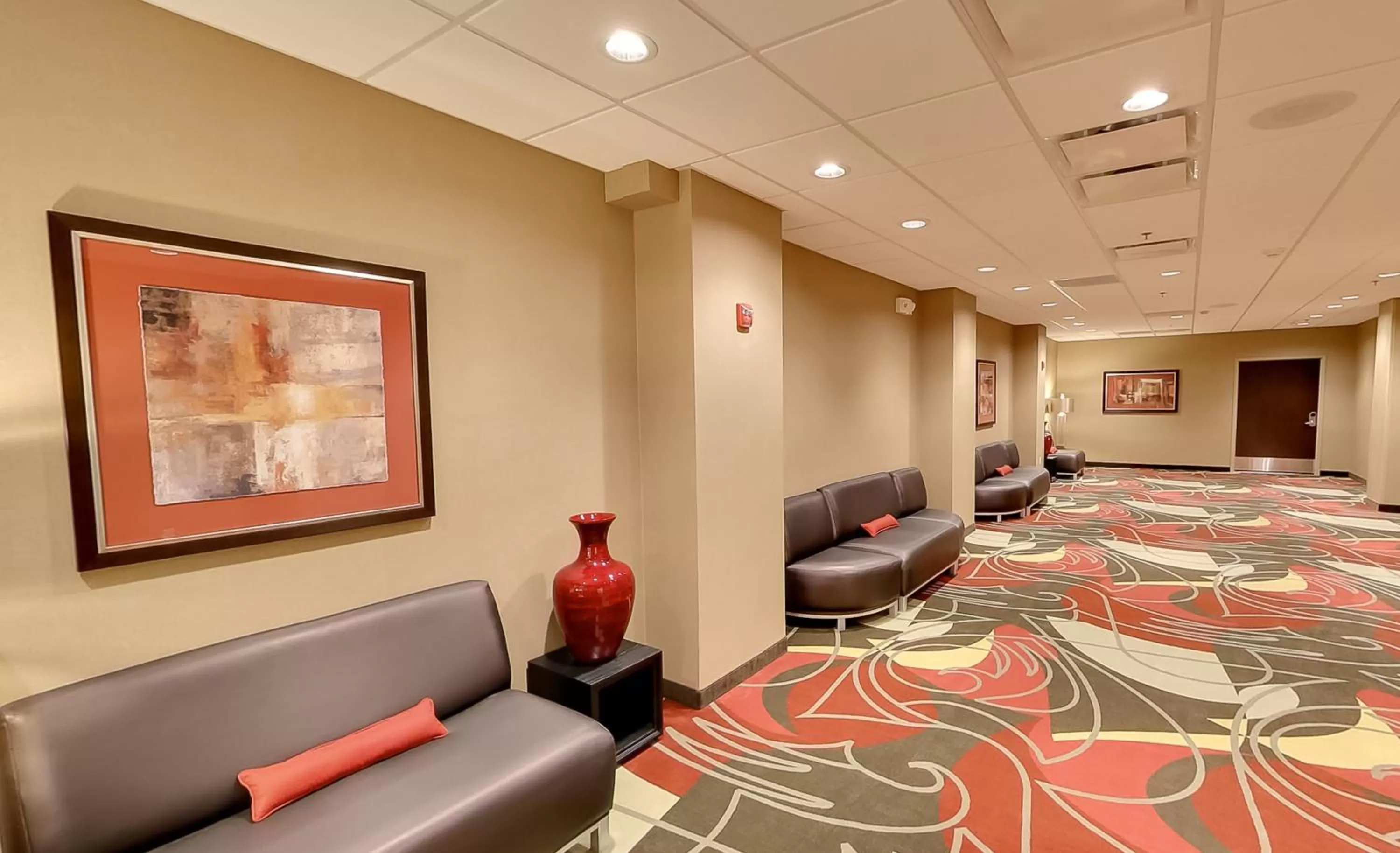 Meeting/conference room in Holiday Inn Express & Suites Plymouth - Ann Arbor Area by IHG
