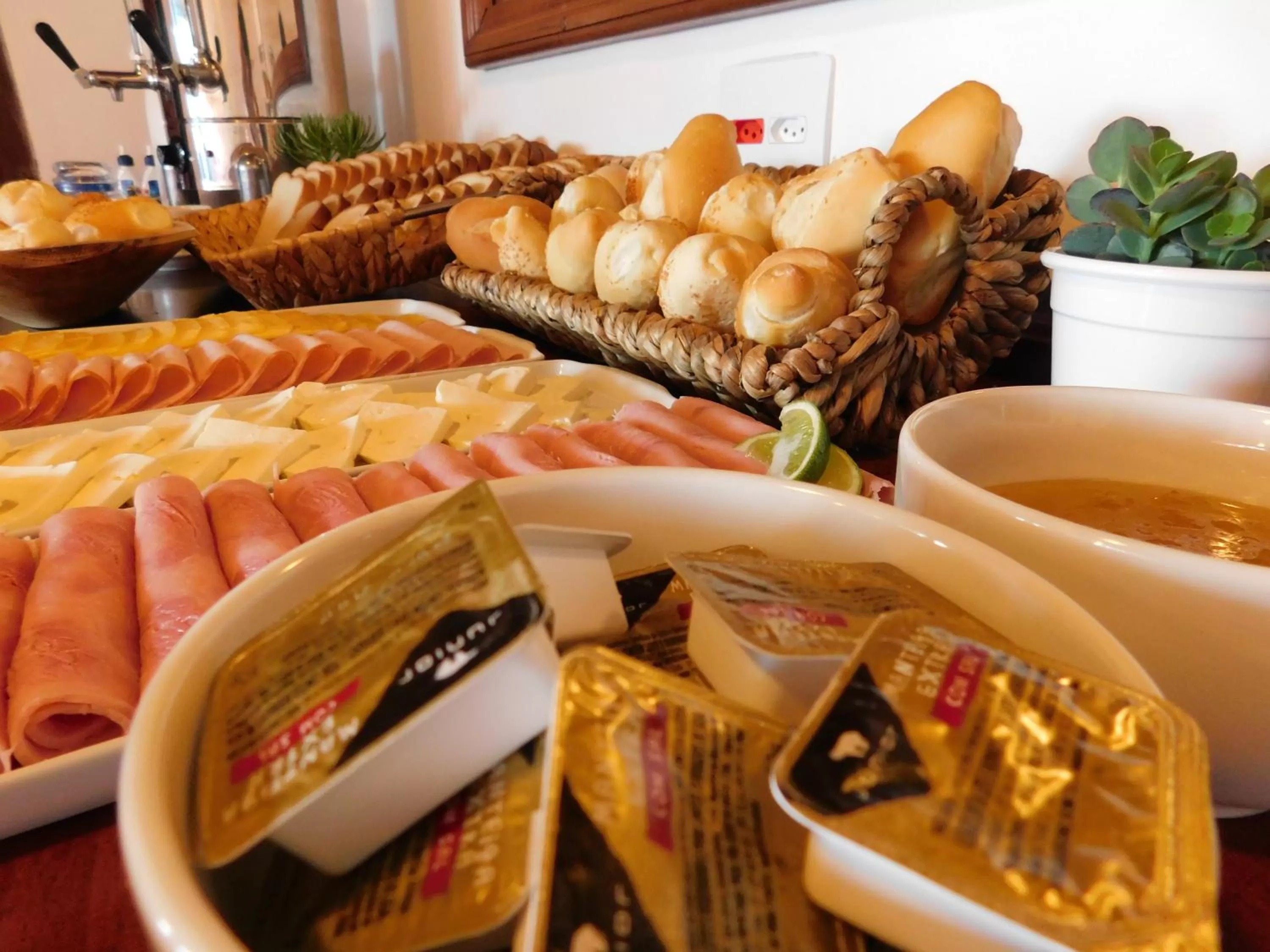 Buffet breakfast in Pousada dos Coqueiros Búzios